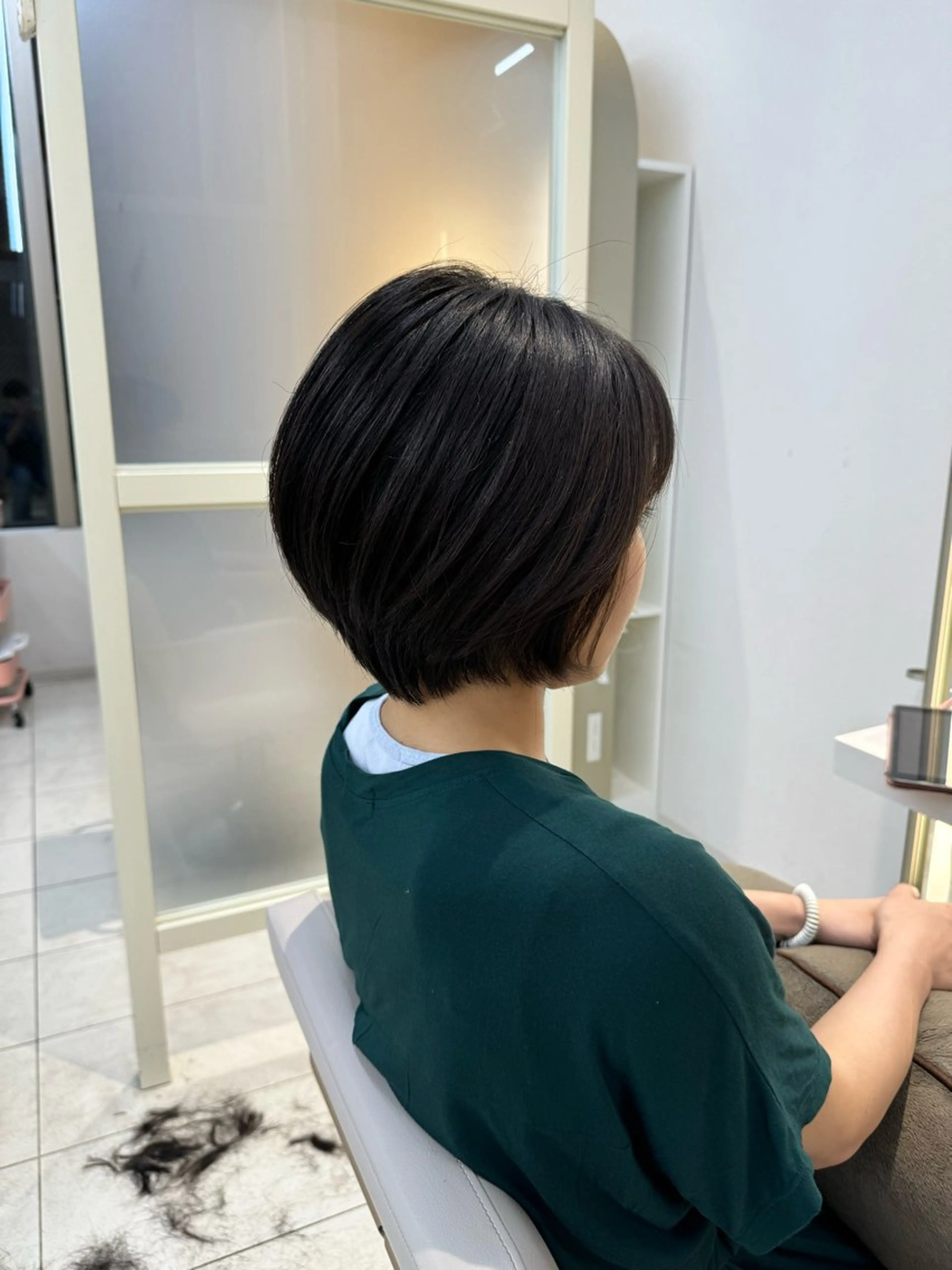 ショート レイヤーカット/ 顔まわり/アオイのヘアスタイル