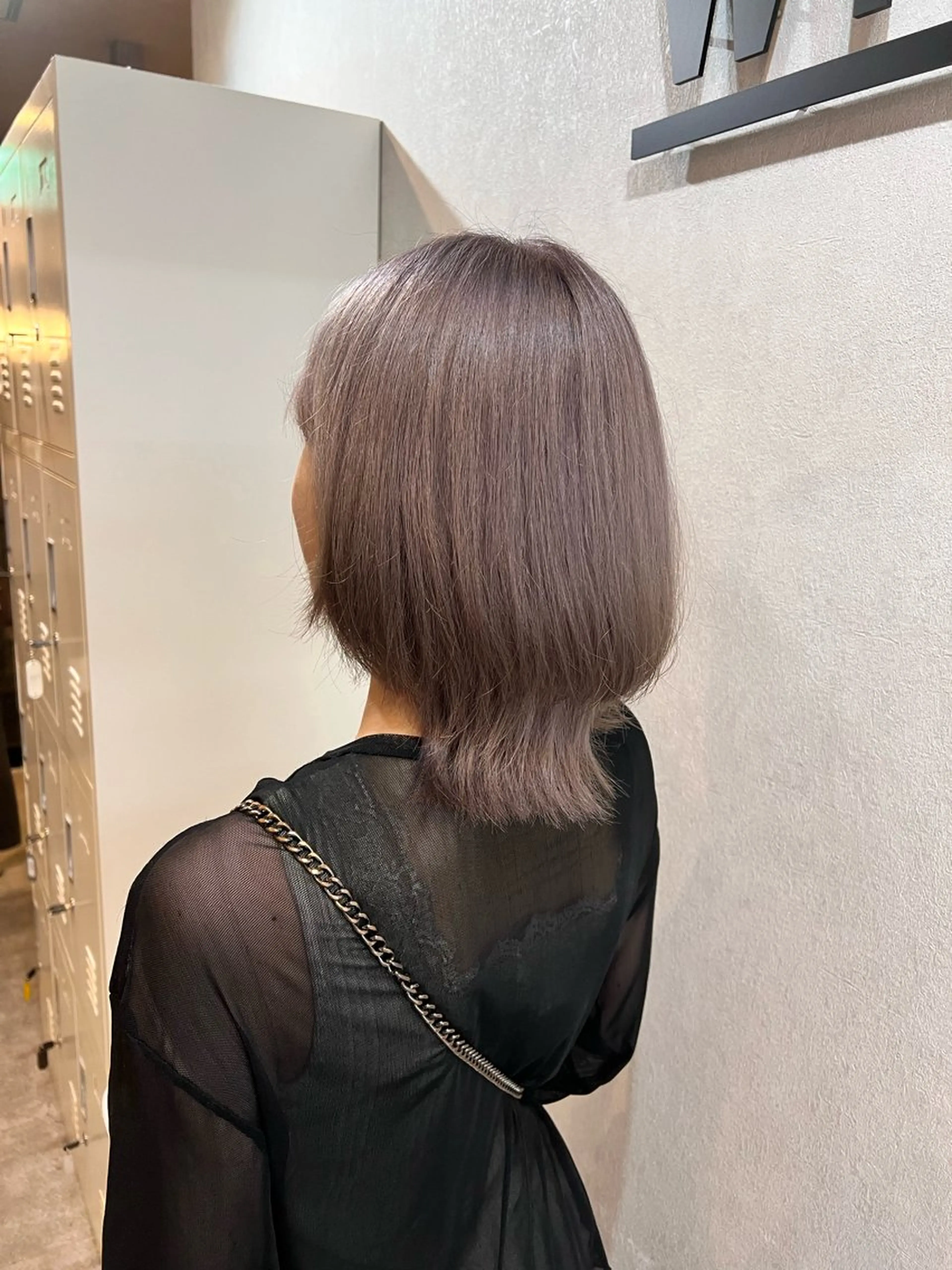 ミディアム カラー ダブルカラー シルバー ホワイトシルバー 髪質改善 レイヤーカット カット ヘアカラー トリートメント 🌿海山龍馬🌿前髪 /顔まわり/レイヤーのヘアスタイル