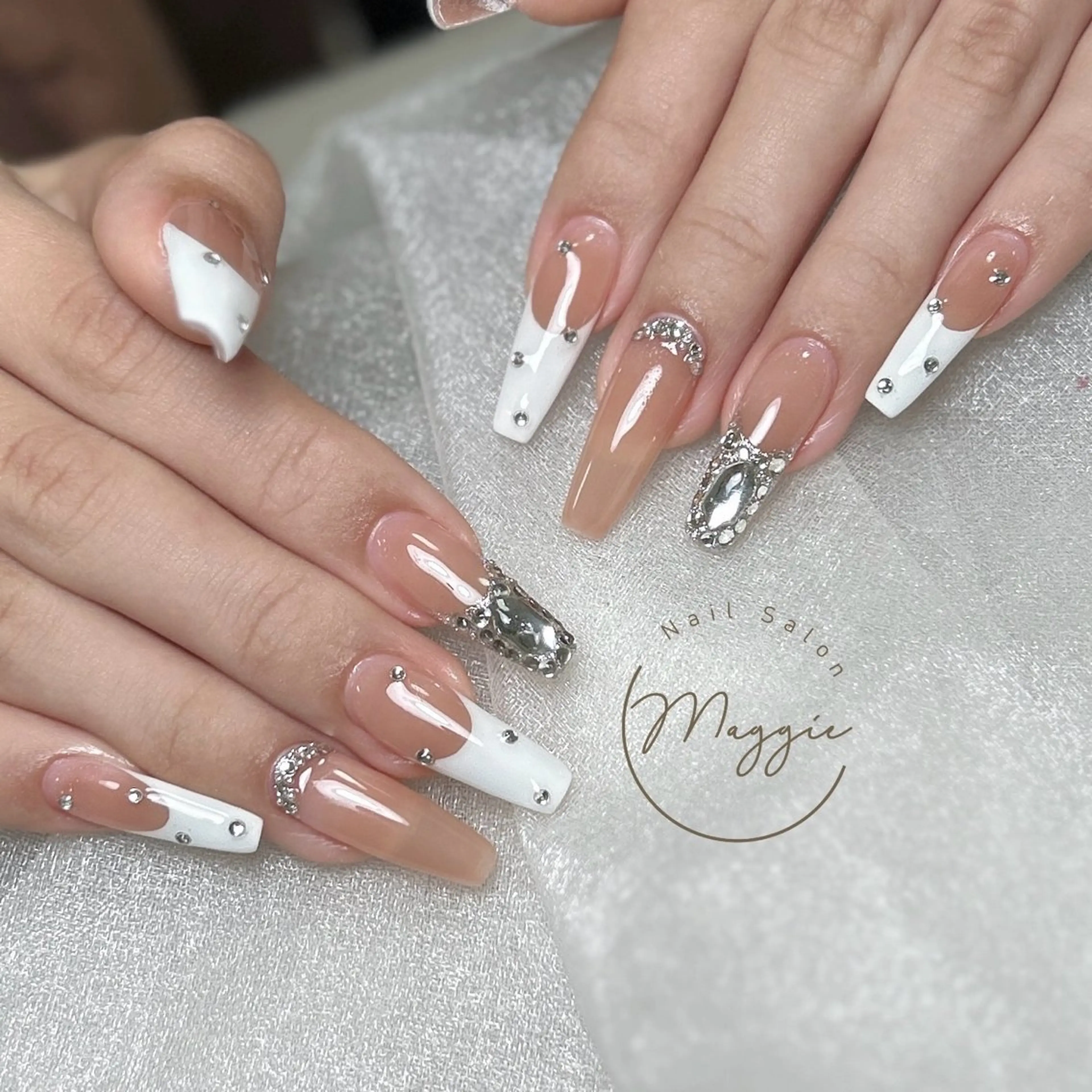 ネイル Maggie Nail🦩のネイルデザイン