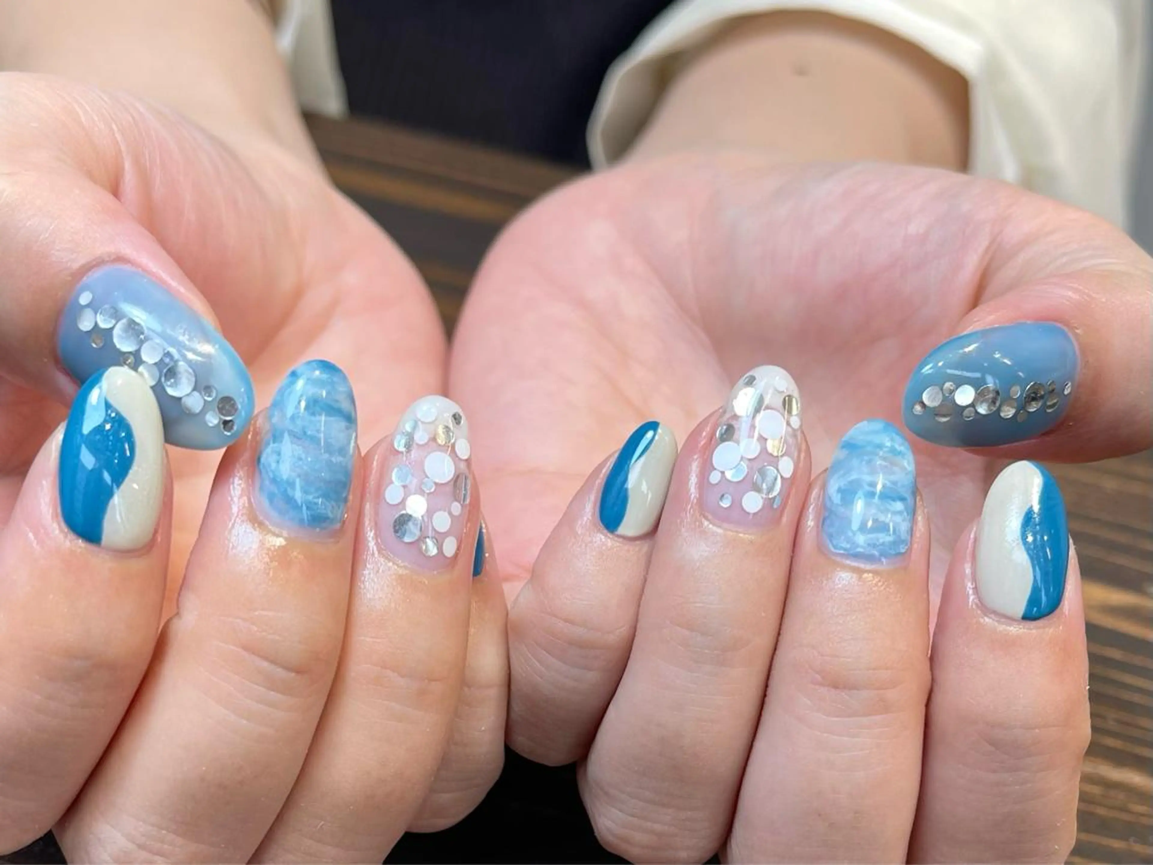 ネイル アートネイル ジェルネイル ニュアンスネイル オフィスネイル シンプルネイル ハンドネイル kinjo yuaのネイルデザイン