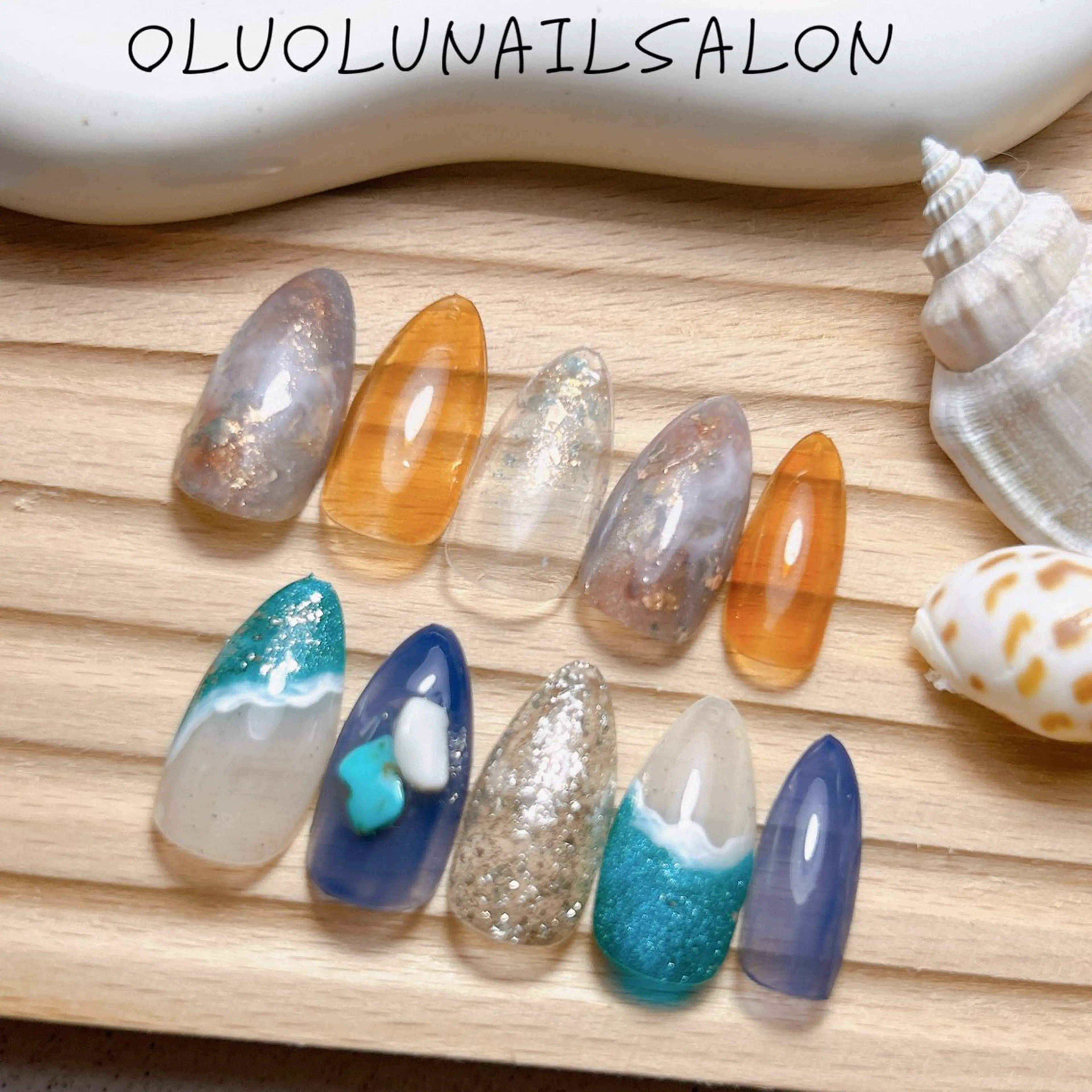 ネイル キラキラネイル ニュアンスネイル oluolu nailsalonのネイルデザイン