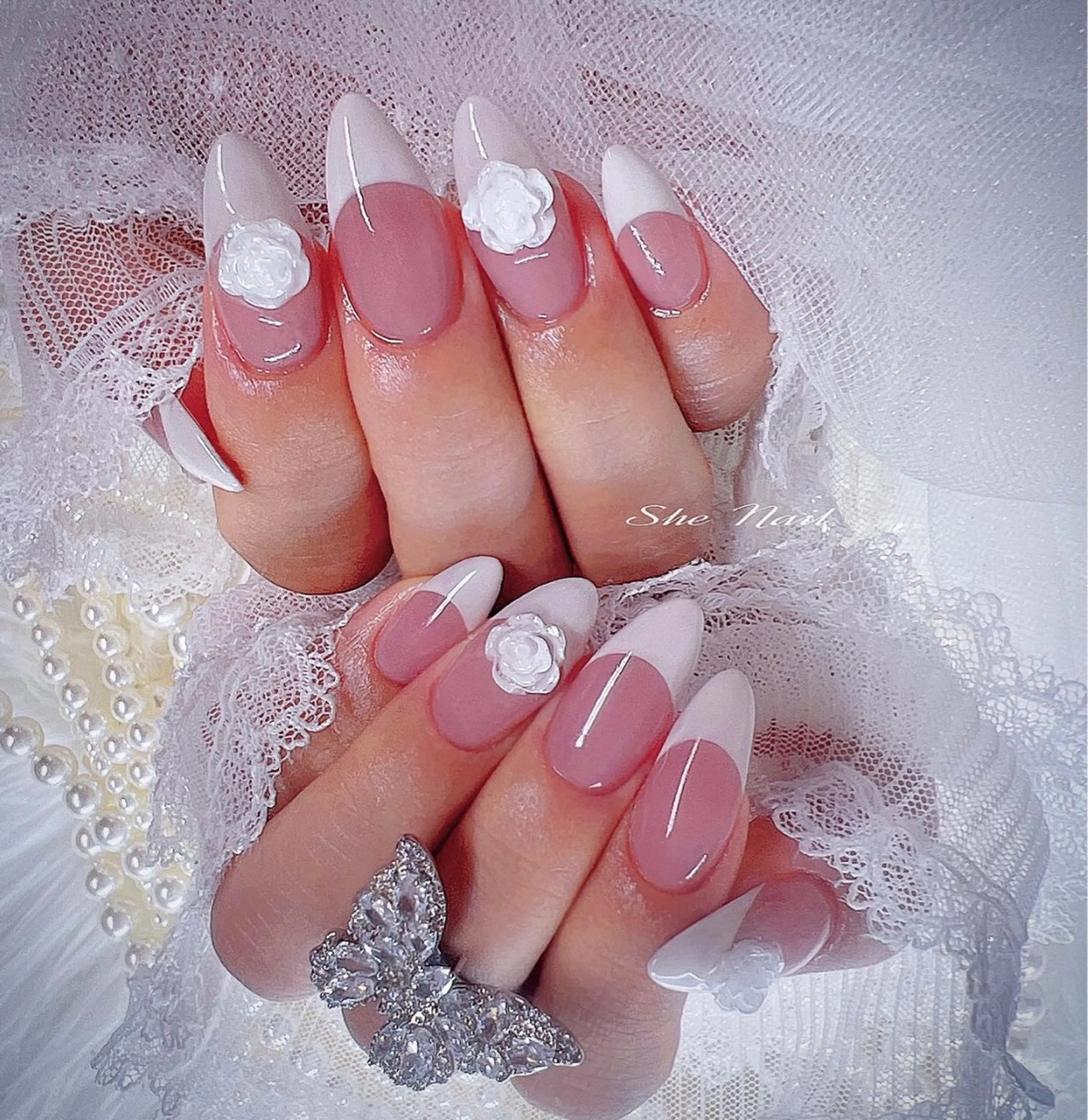 ネイル チークネイル 長さ出し フレンチネイル ガラスフレンチ キラキラネイル ハンドネイル She   Nail所属・ISA_ BELLAのネイルデザイン