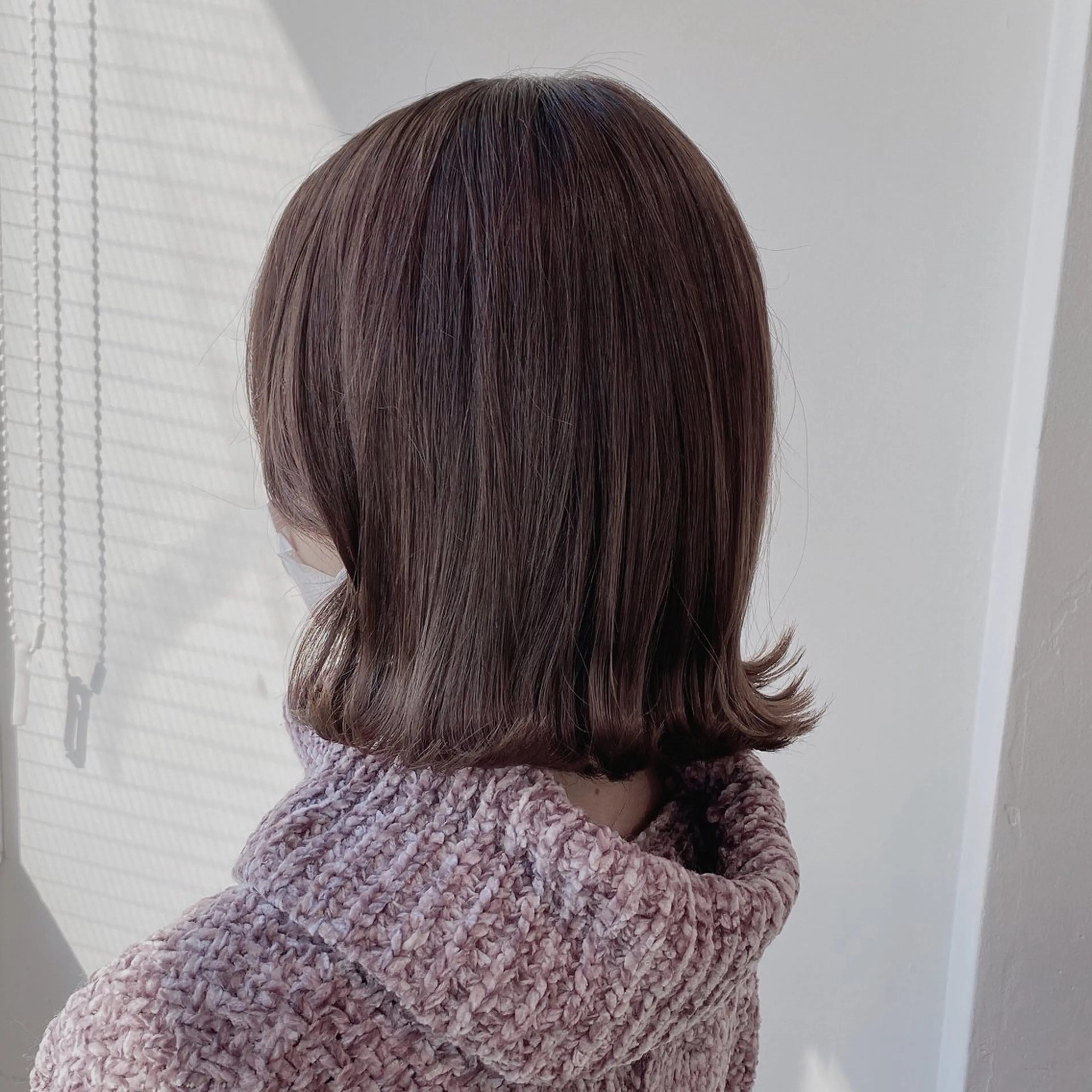 セミロング カラー ヘアカラー トリートメント ヘッドスパ ヘアセット 韓国レイヤー🕊️ 柔らかベージュ🧸のヘアスタイル