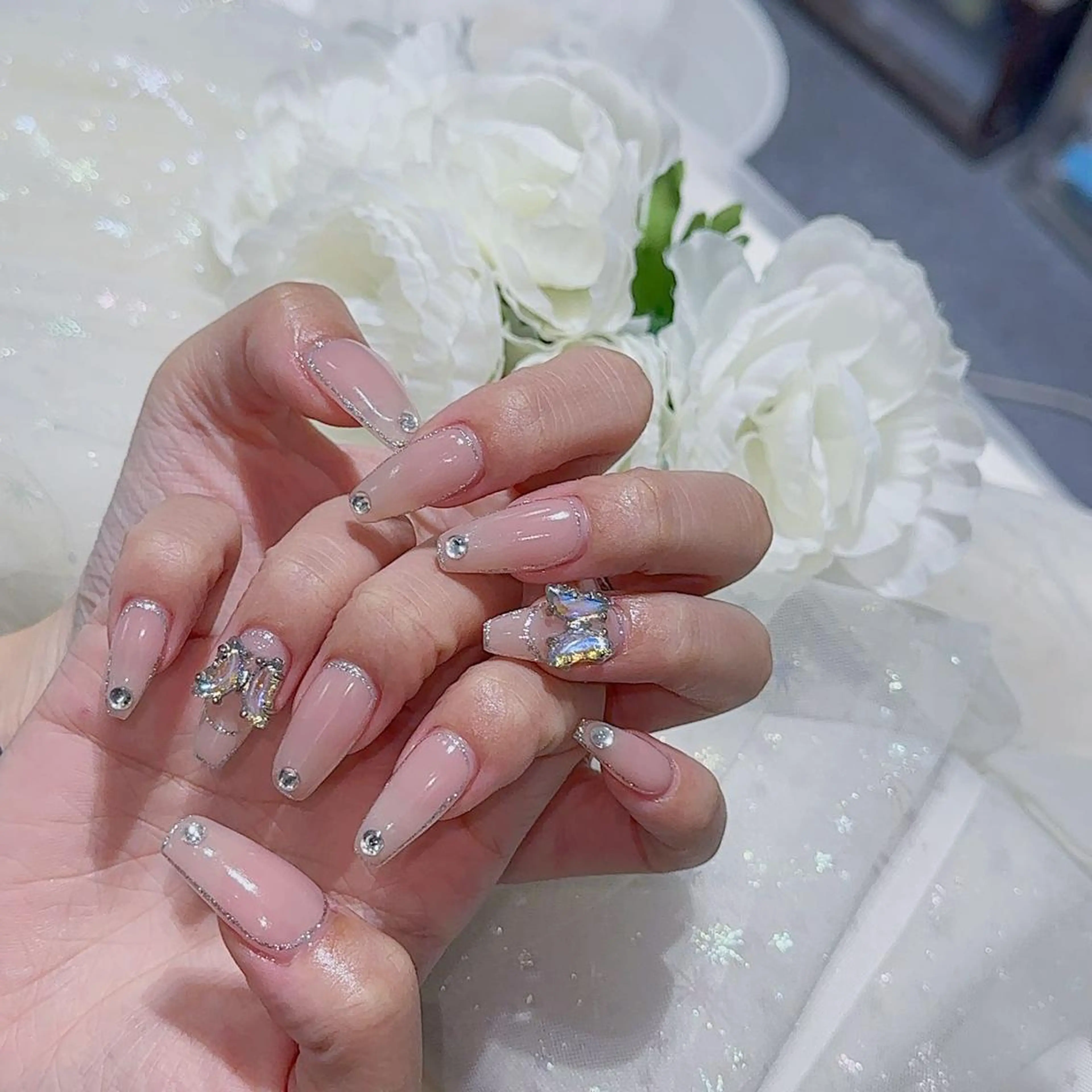 ネイル アートネイル 長さ出し ネイルチップ Queens 新宿本店のネイルデザイン