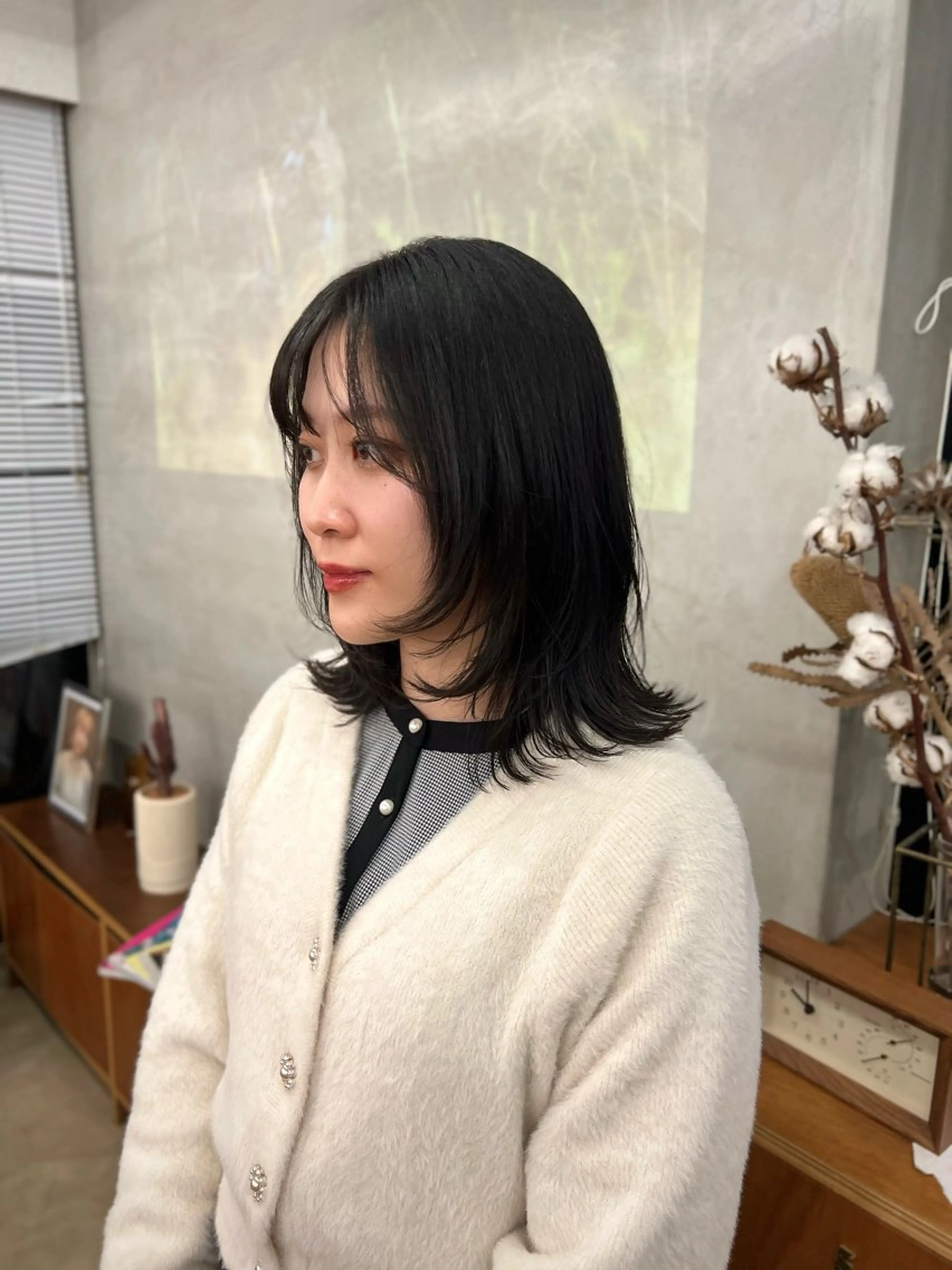 ミディアム ミディアムレイヤー レイヤーカット ケアブリーチ/ ハイトーン/牧野のヘアスタイル