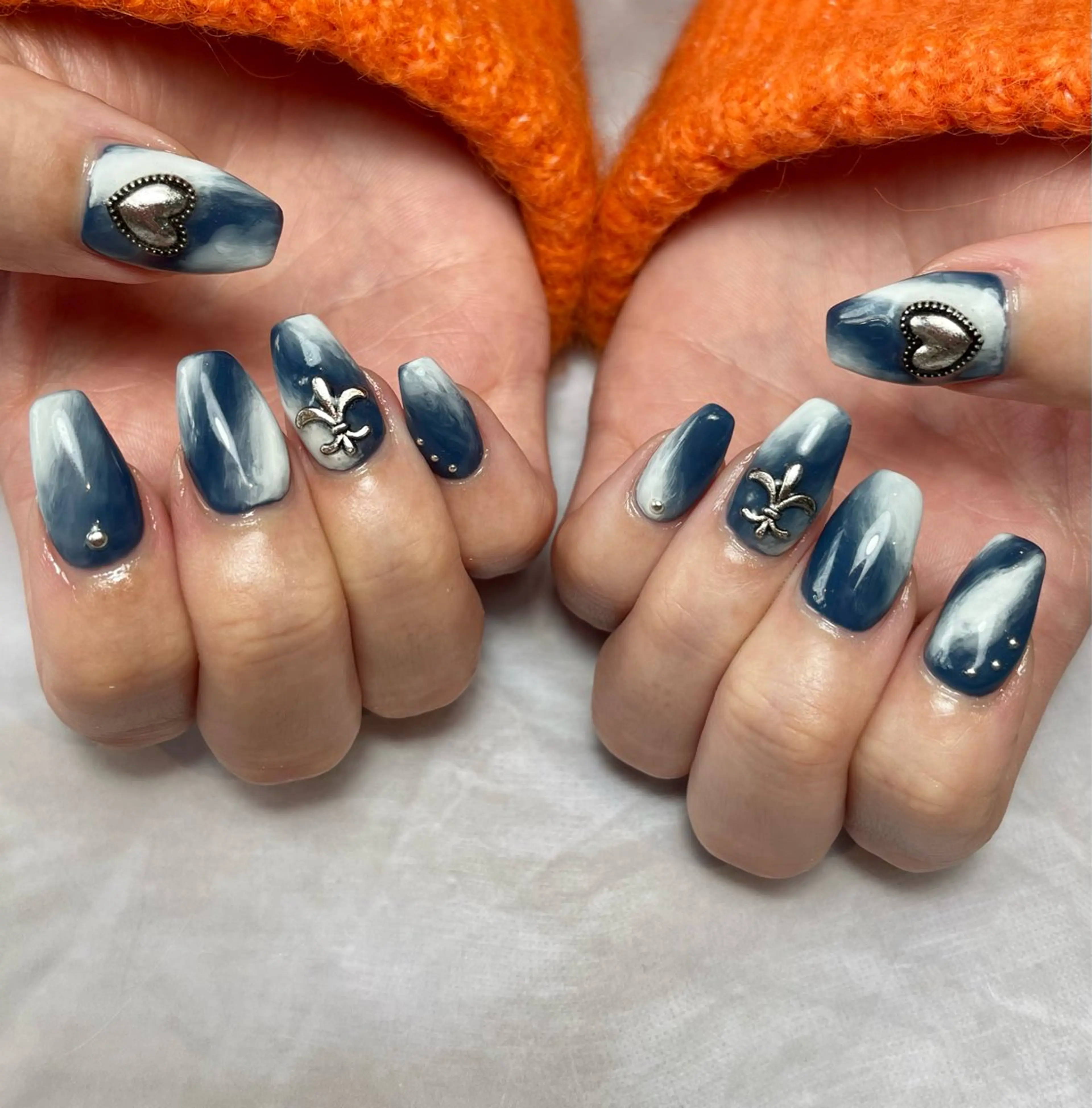ネイル 大理石ネイル(マーブル) 持ち込み ネイビー シルバー ハンドネイル Reflection marikoのネイルデザイン