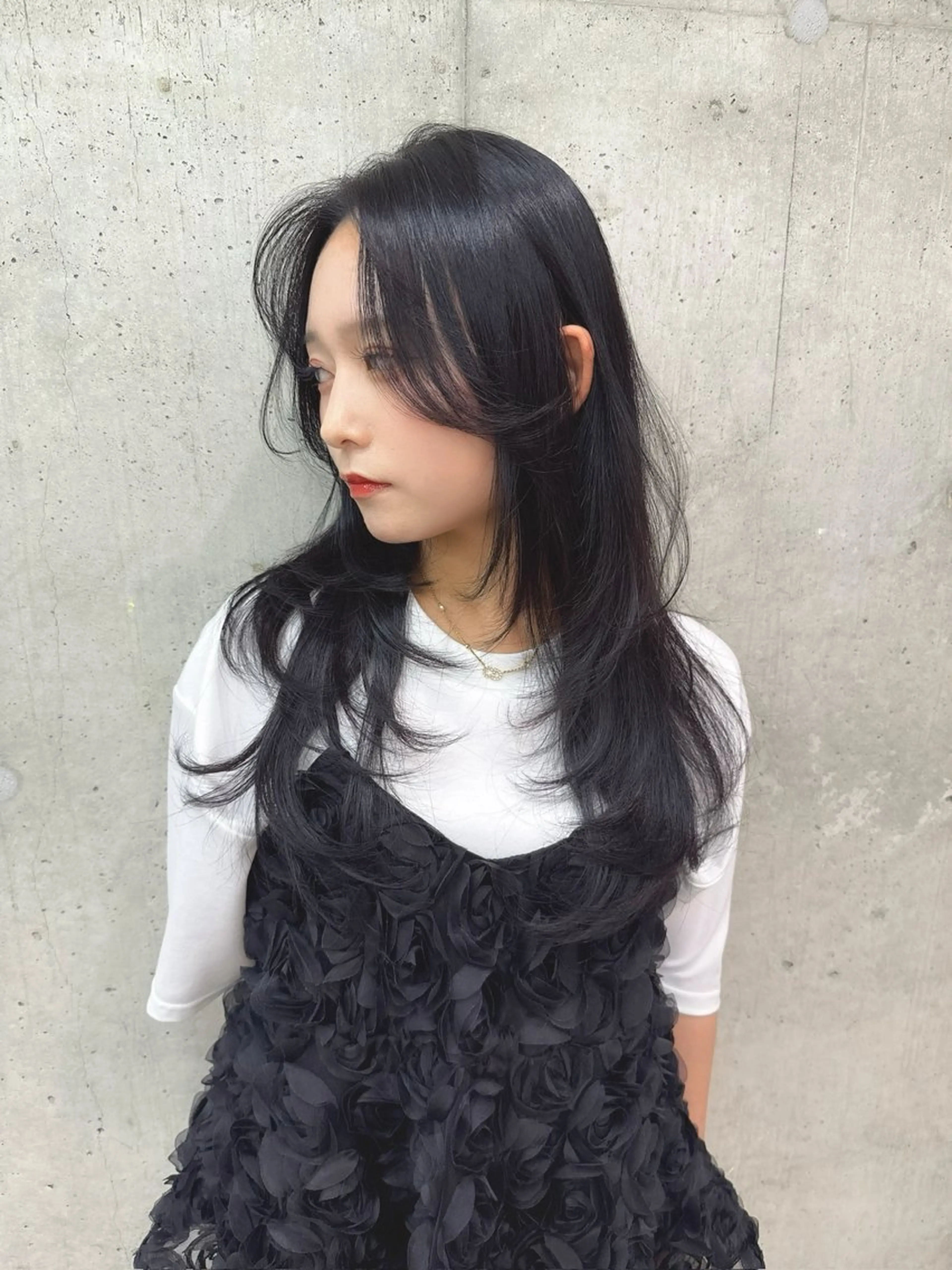 ロング カラー ヘアアレンジ ブリーチ ダブルカラー イヤリングカラー イルミナカラー ブリーチなしカラー 立川レイヤー 透明感カラーaoiのヘアスタイル