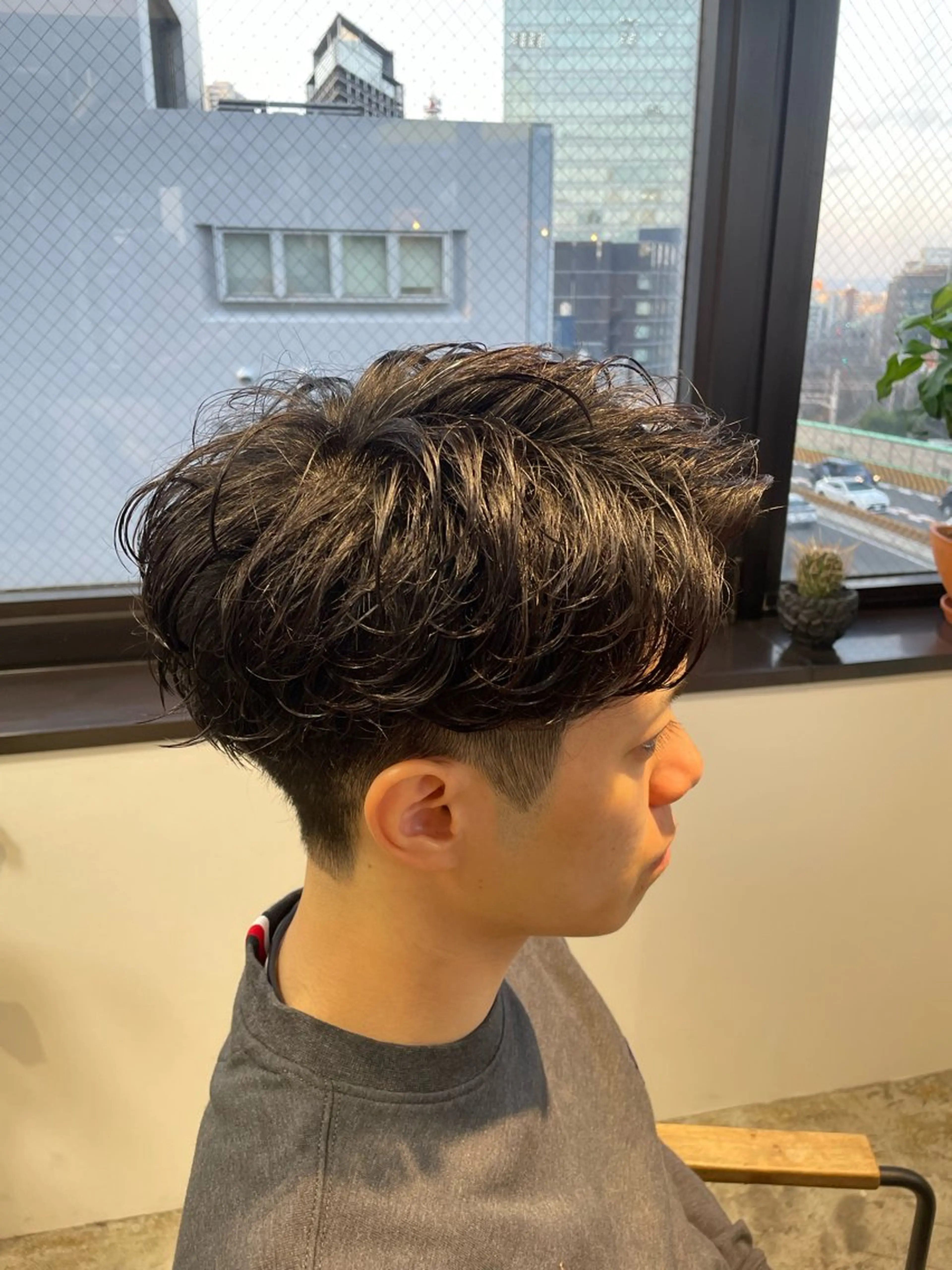 ショート ショートヘア 川副/シャドウ/ 波巻き/メンズパーマのヘアスタイル