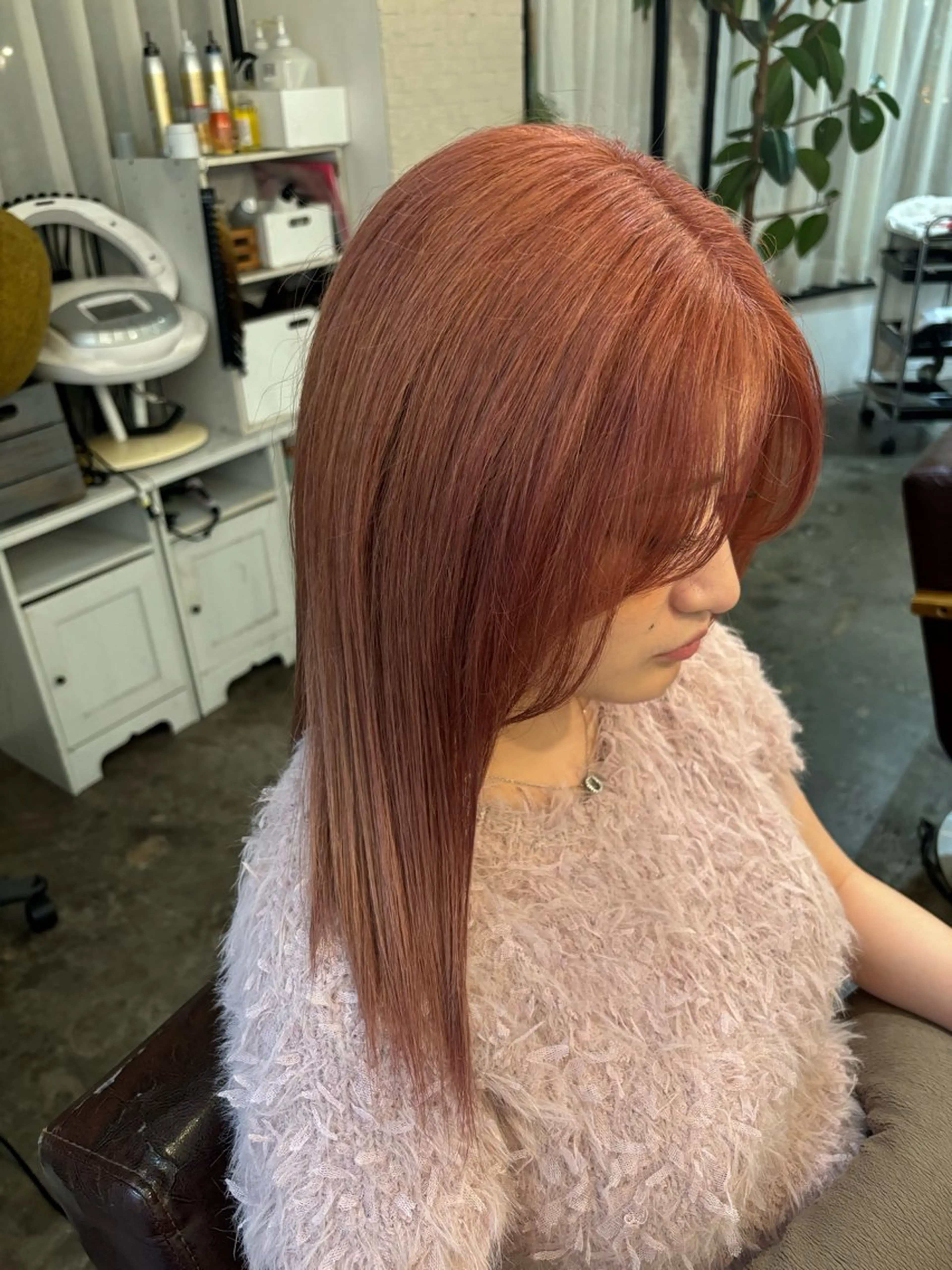 カラー コンドウ マナミのヘアスタイル