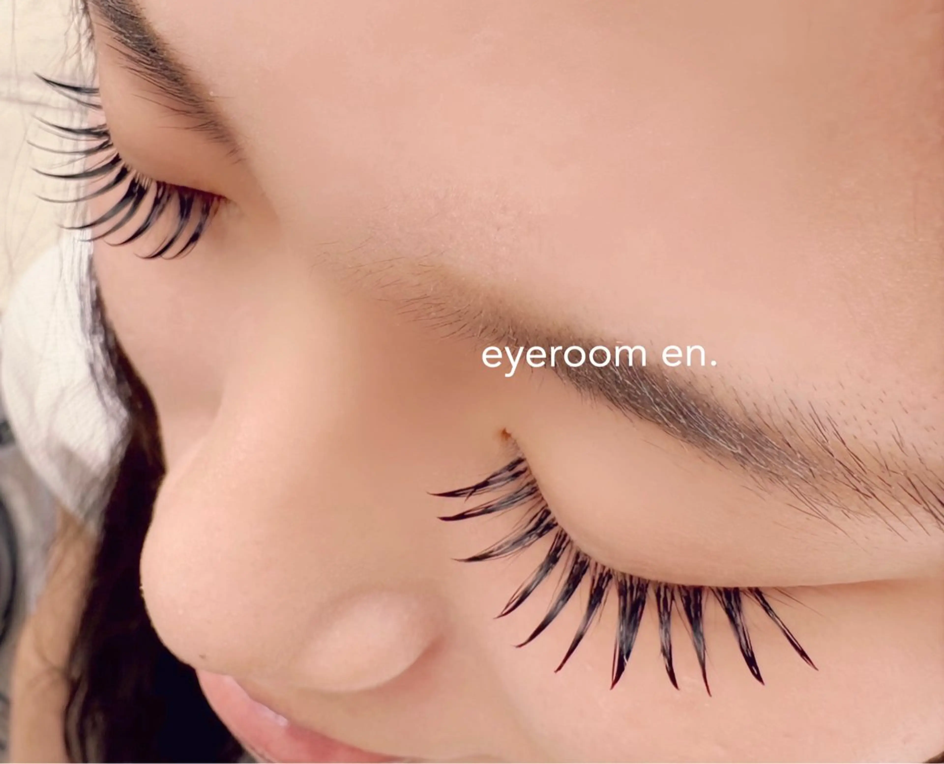 マツエク・マツパ フラットラッシュ eyeroom en.のマツエク・マツパデザイン