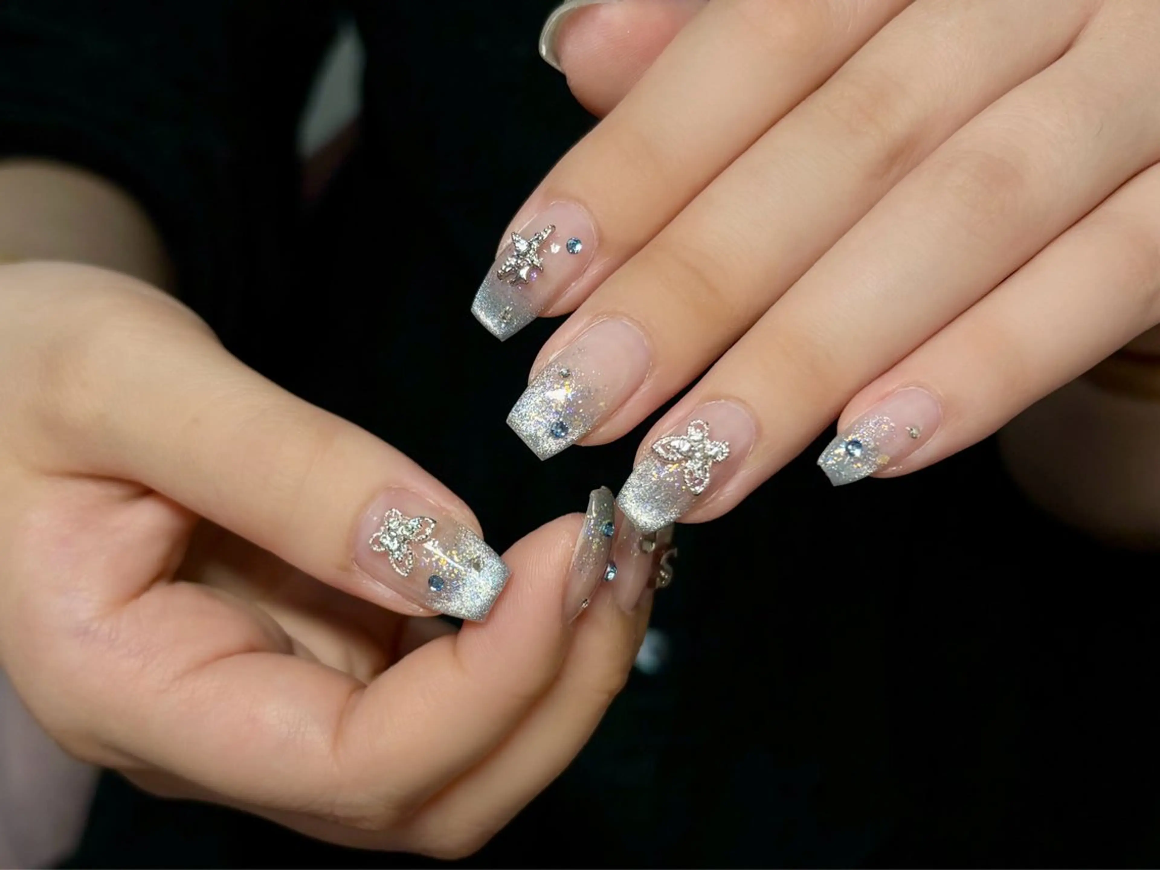 ネイル グラデーション マグネットネイル salon  tiala tsukiji所属・salontiala tsukijiの眉毛・アイブロウイメージ