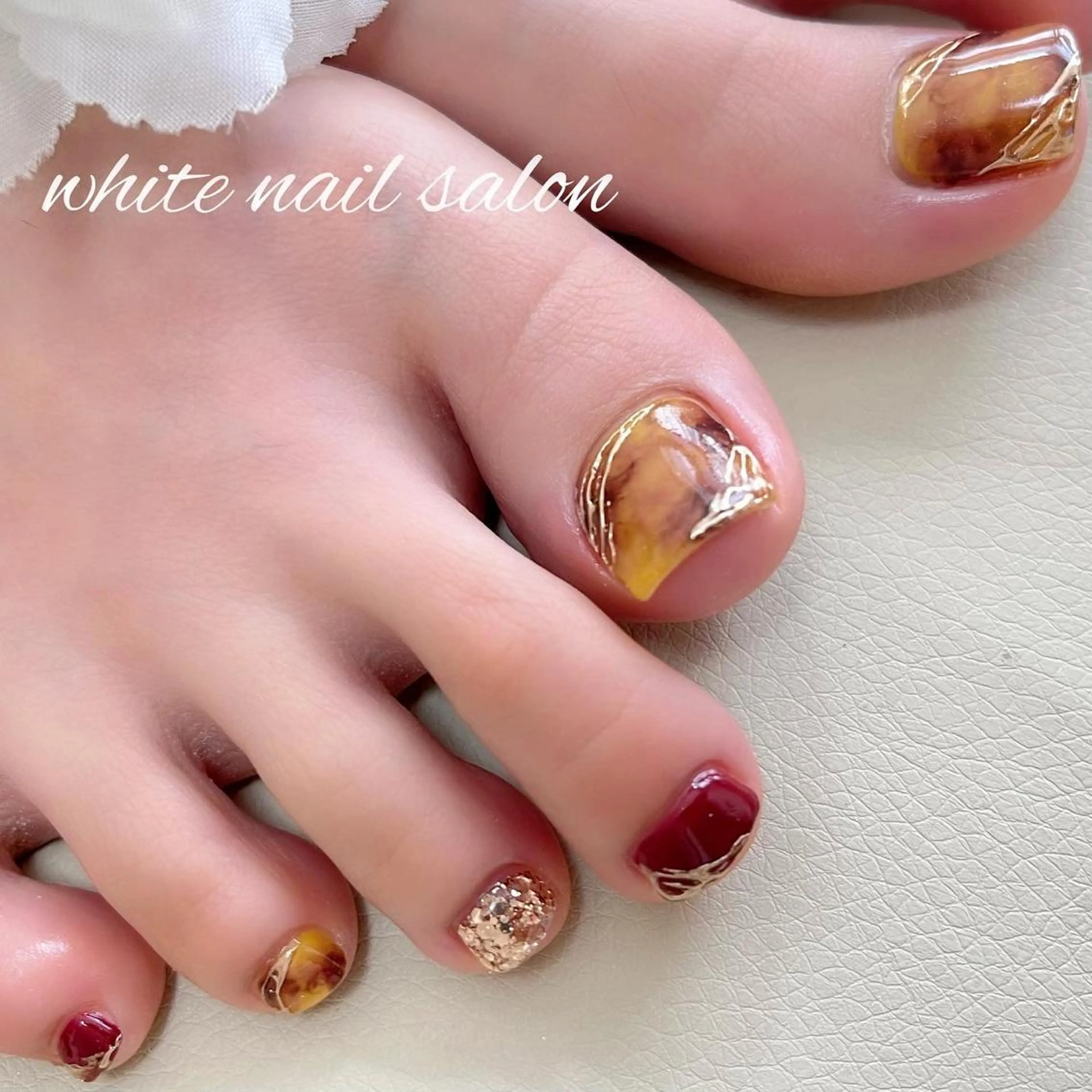 ネイル フットネイル ジェルネイル ハードジェル ラメ(グリッター) 持ち込み フットネイル white nail salonのネイルデザイン