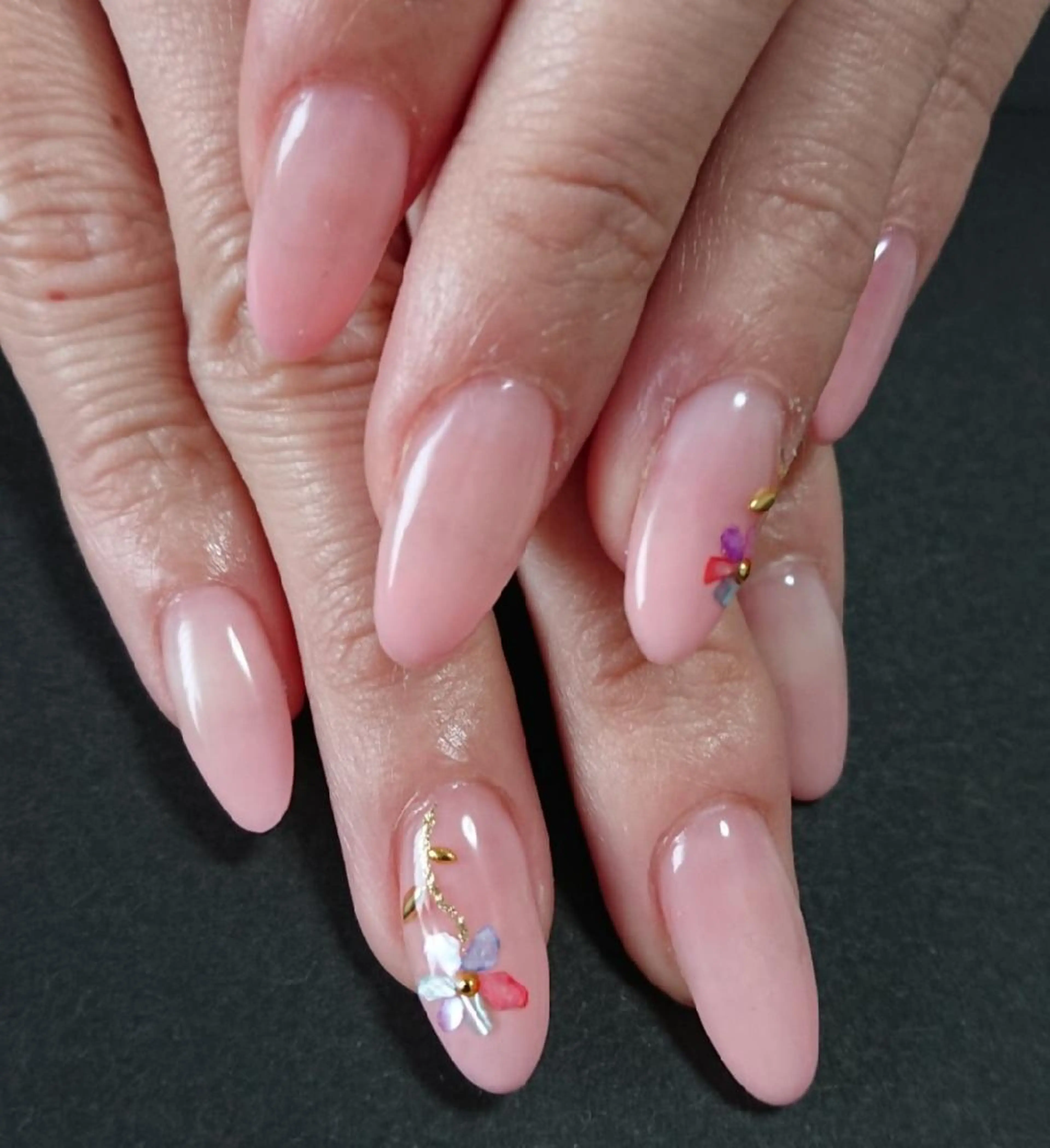 ネイル グラデーション ピンク Lilith Nailのネイルデザイン