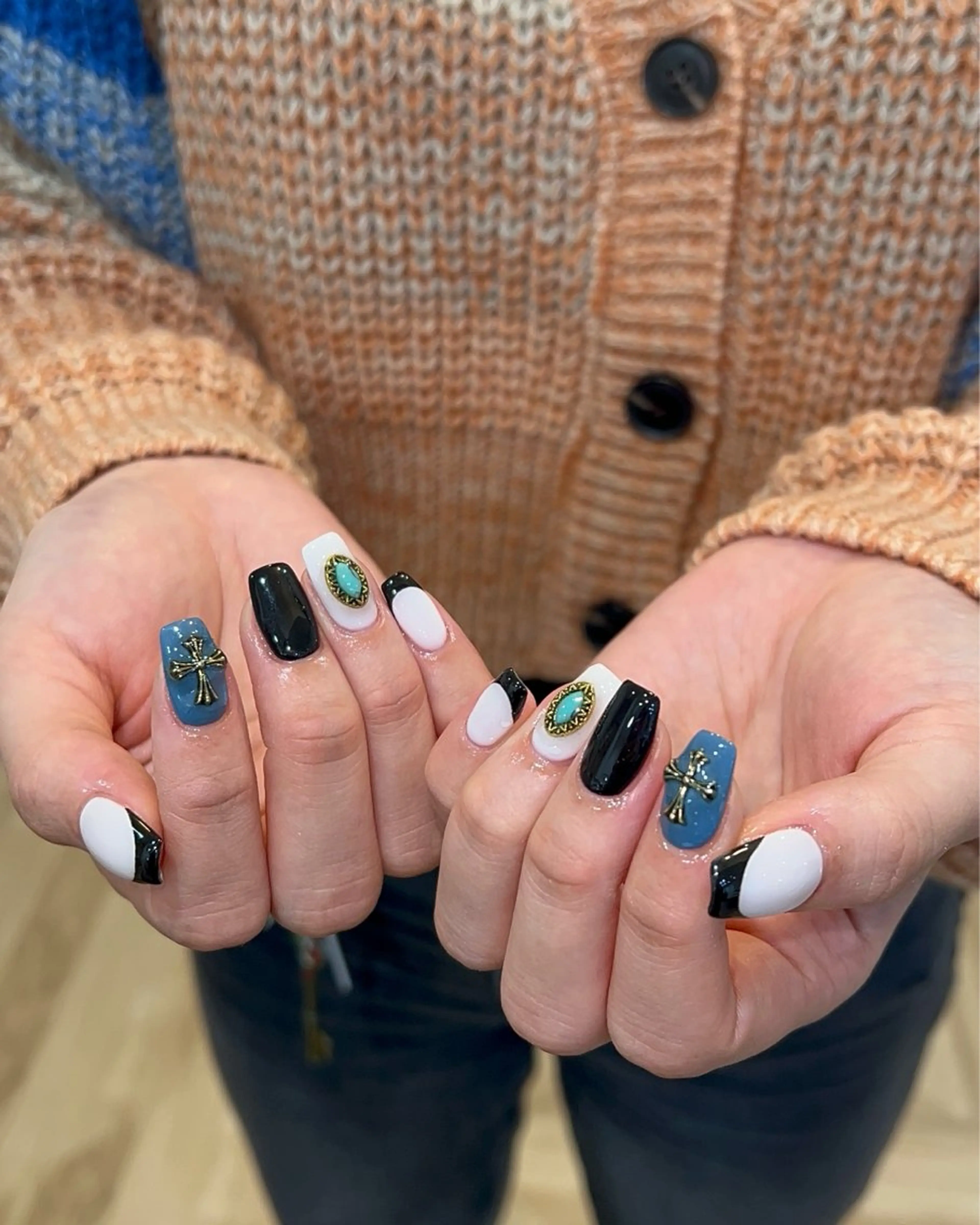 ネイル ハンドネイル フットネイル ハンドケア Nes.Nail所属・Miyagi Asamiのネイルデザイン