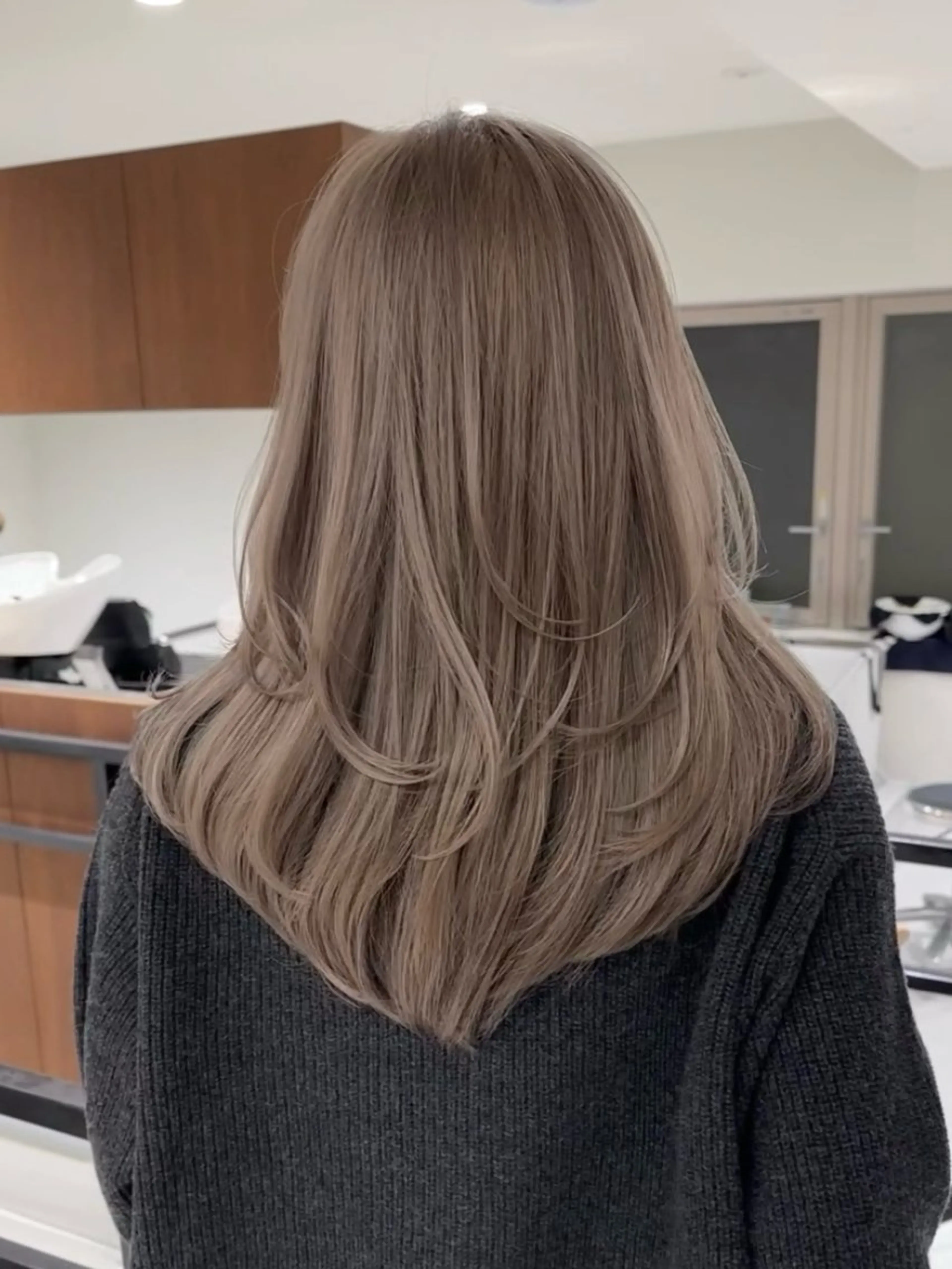 ロング カラー ベージュカラー ブラウンカラー 顔周りカット レイヤーカット カット ヘアカラー トリートメント 表参道/レイヤー/ 髪質改善/ryoのヘアスタイル
