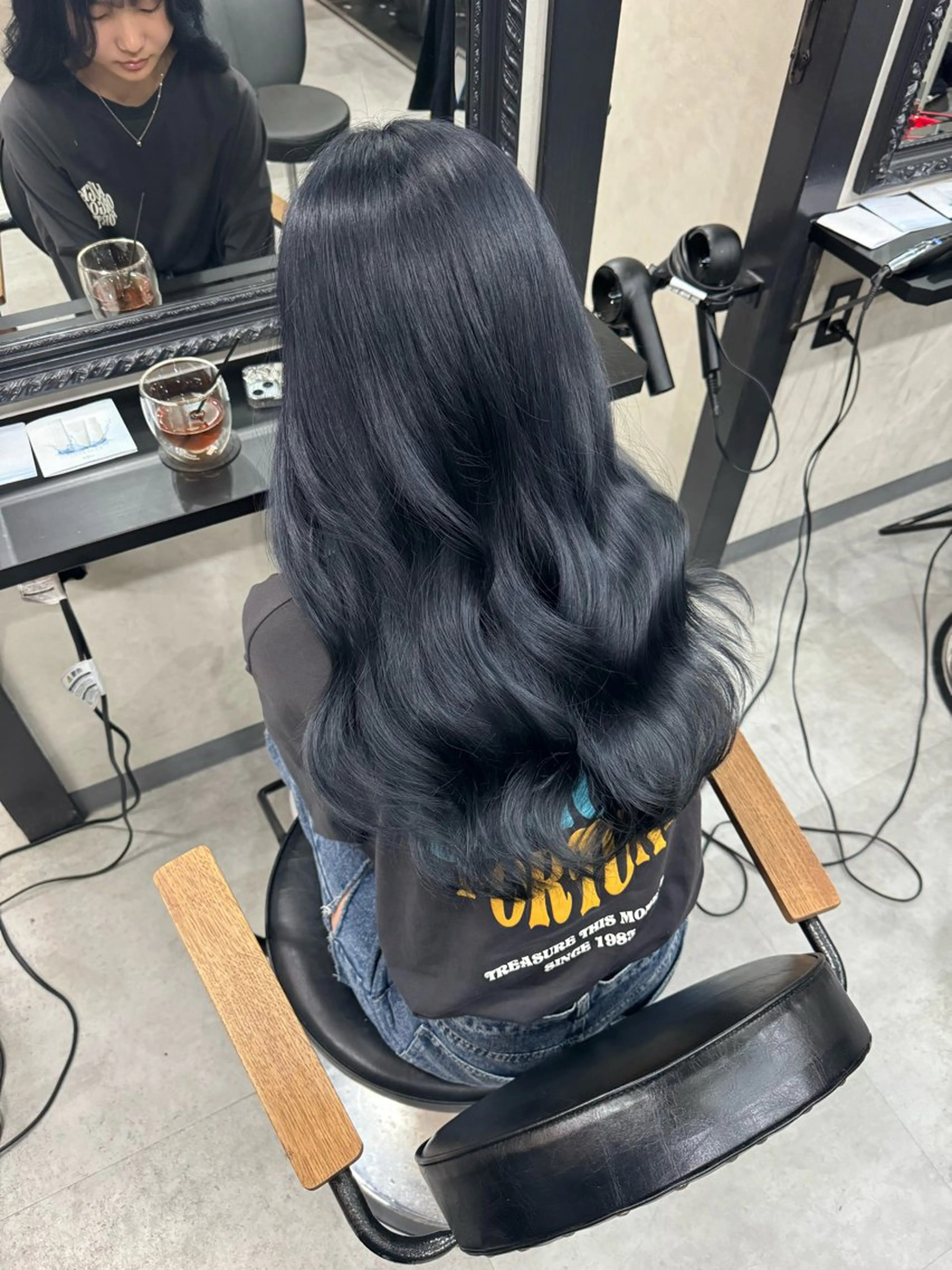 ロング カラー ベージュカラー ブリーチ グレージュ ブリーチなしカラー 顔周りカット カット ヘアカラー トリートメント 井本翔太.髪質改善. ベージュ.グレージュのヘアスタイル