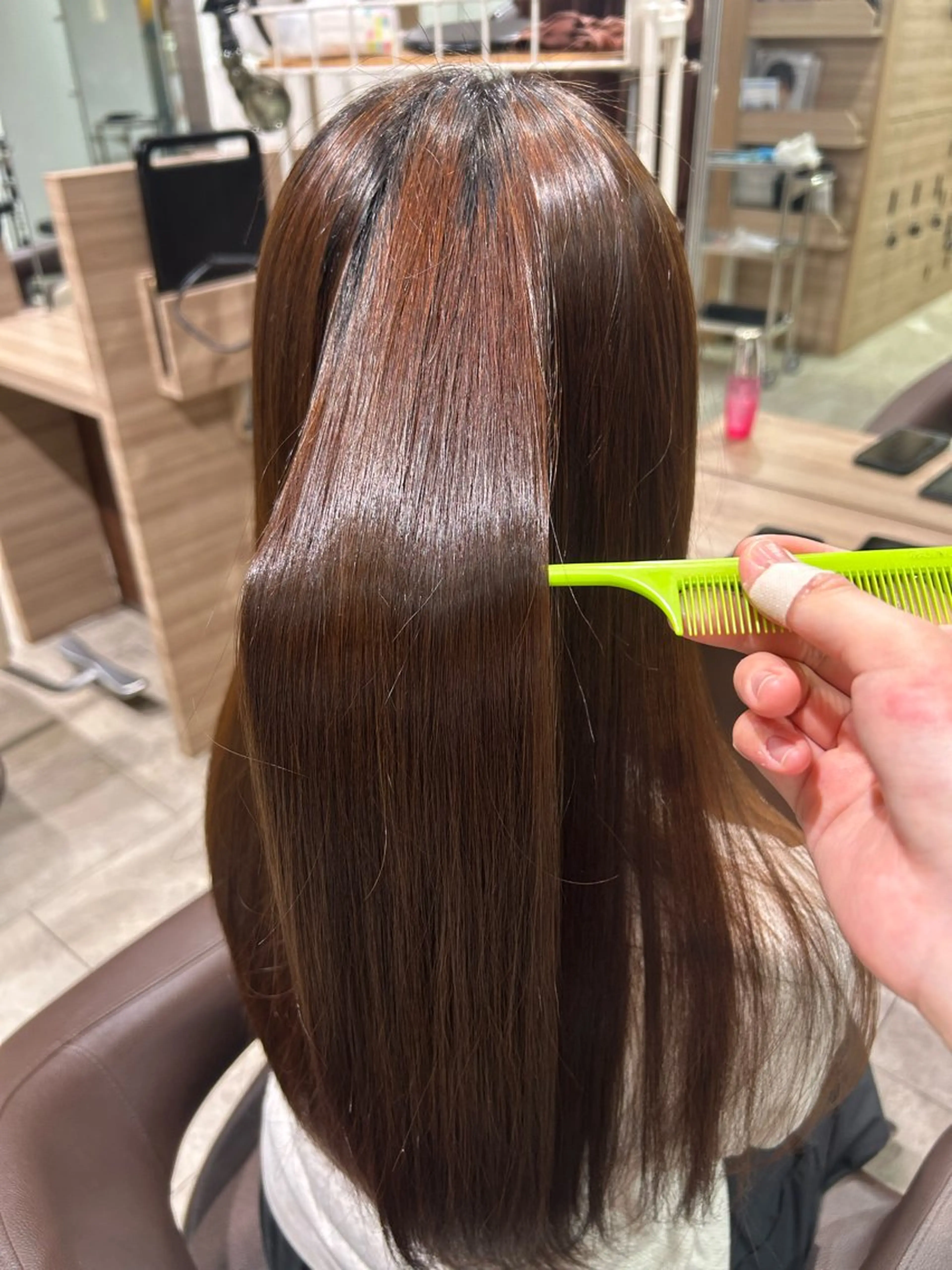 ロング 縮毛矯正 内舘 和香のヘアスタイル