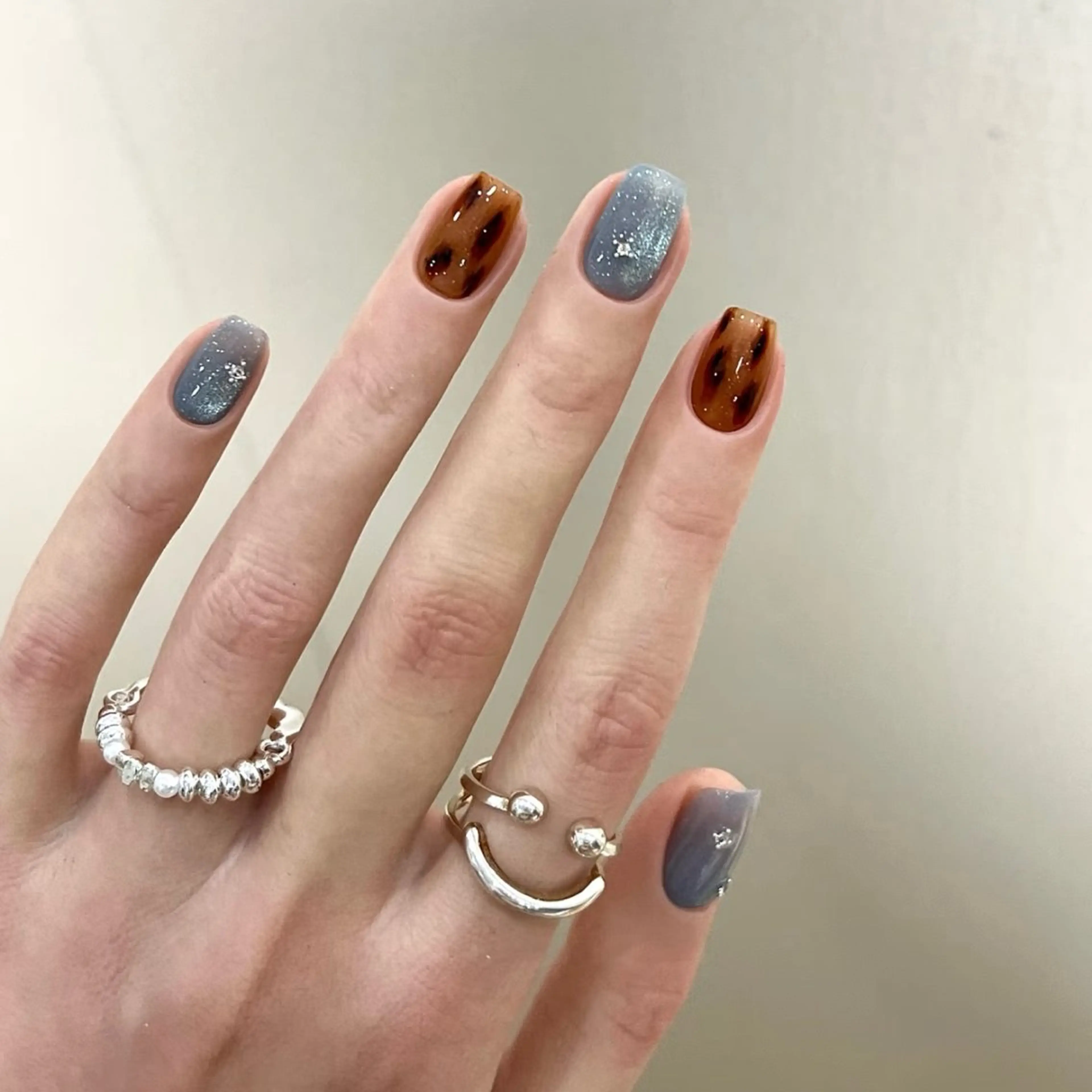 ネイル マグネットネイル マグネットワンカラー ワンカラーネイル Nail salon Amoureuse ネイルサロン アムルーズ所属・ネイリスト ミクのネイルデザイン