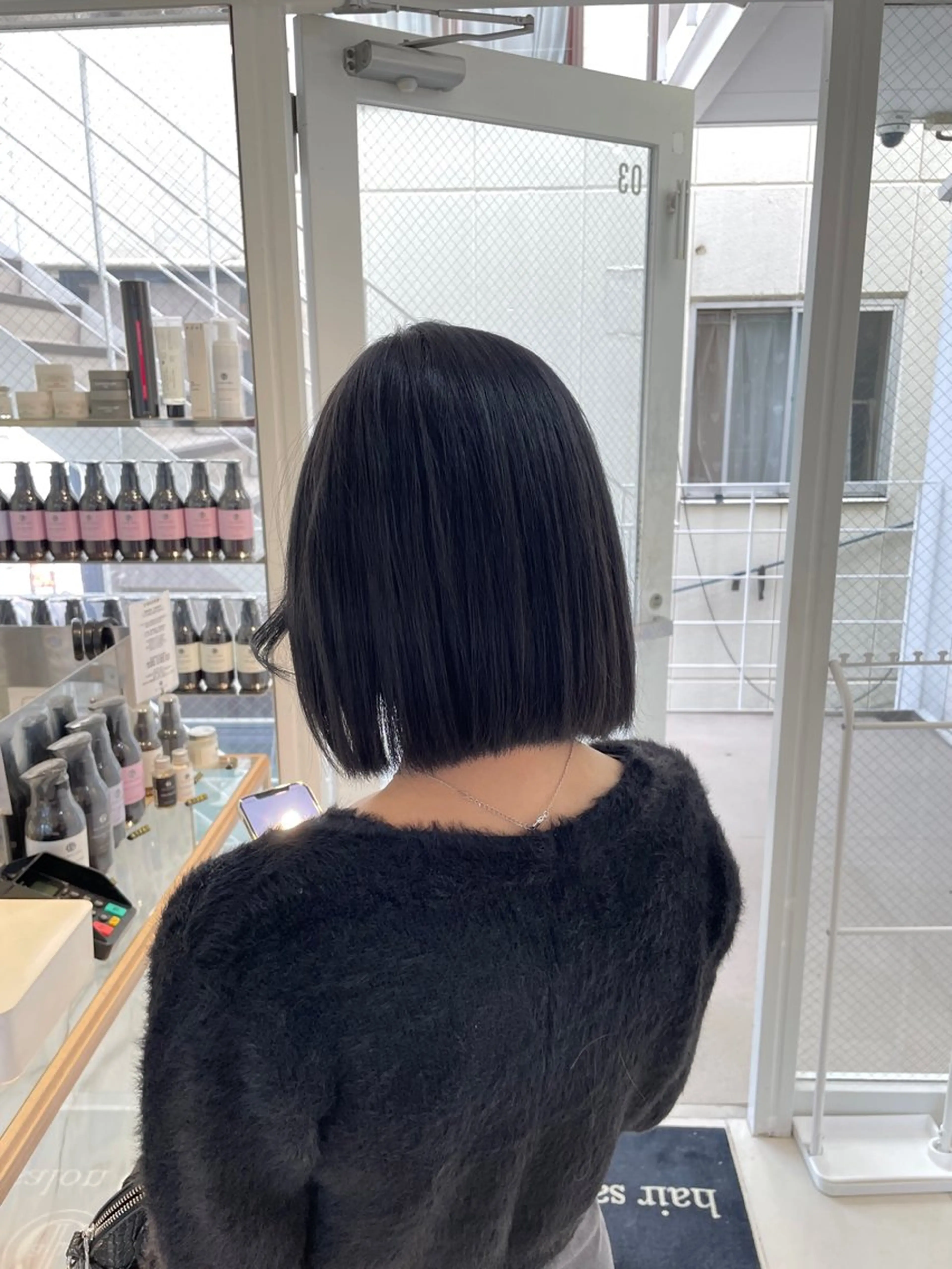 ショート カラー ヘアアレンジ 黒髪 ブルーカラー ブルーブラック ヘアカラー トリートメント ヘッドスパ ヘアセット 艶髪✨寒色カラー✨ 翁長孝輔のヘアスタイル