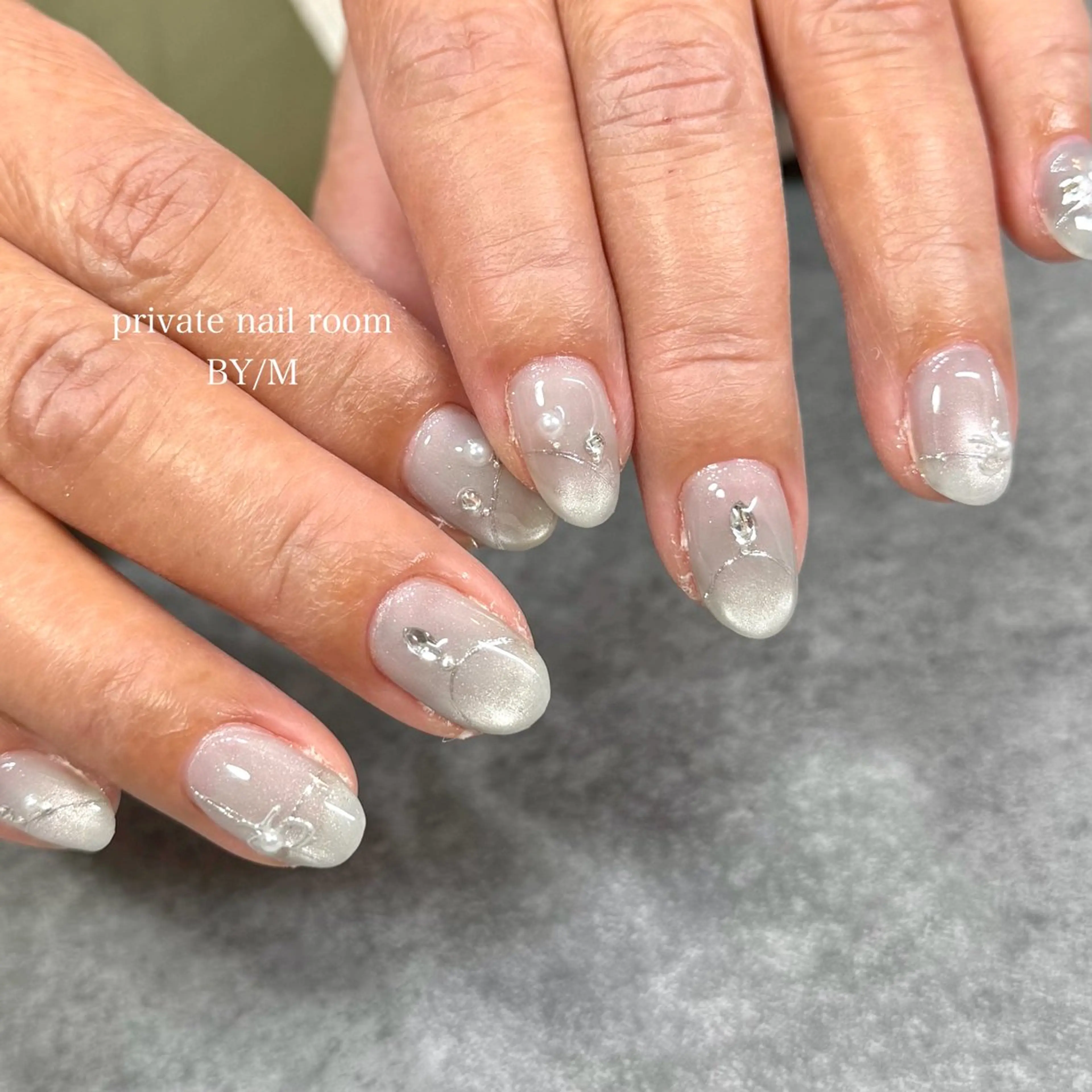 ネイル 水色 マグネットネイル 持ち込み シルバー ハンドネイル BY / Mのネイルデザイン