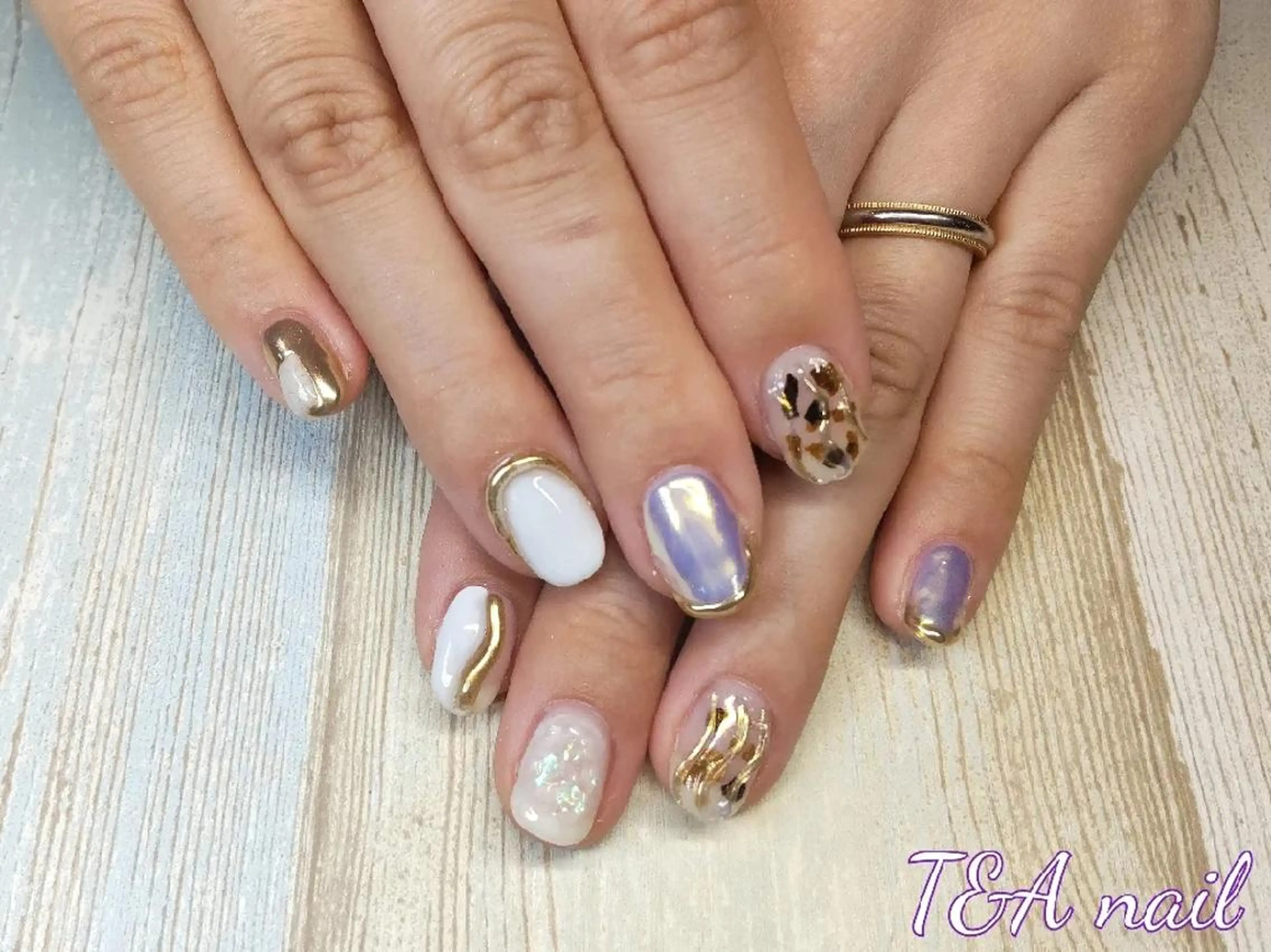 ショート ネイル ショートヘア べっ甲ネイル 長さ出し ジェルネイル ニュアンスネイル ハンドネイル T&A nailのネイルデザイン