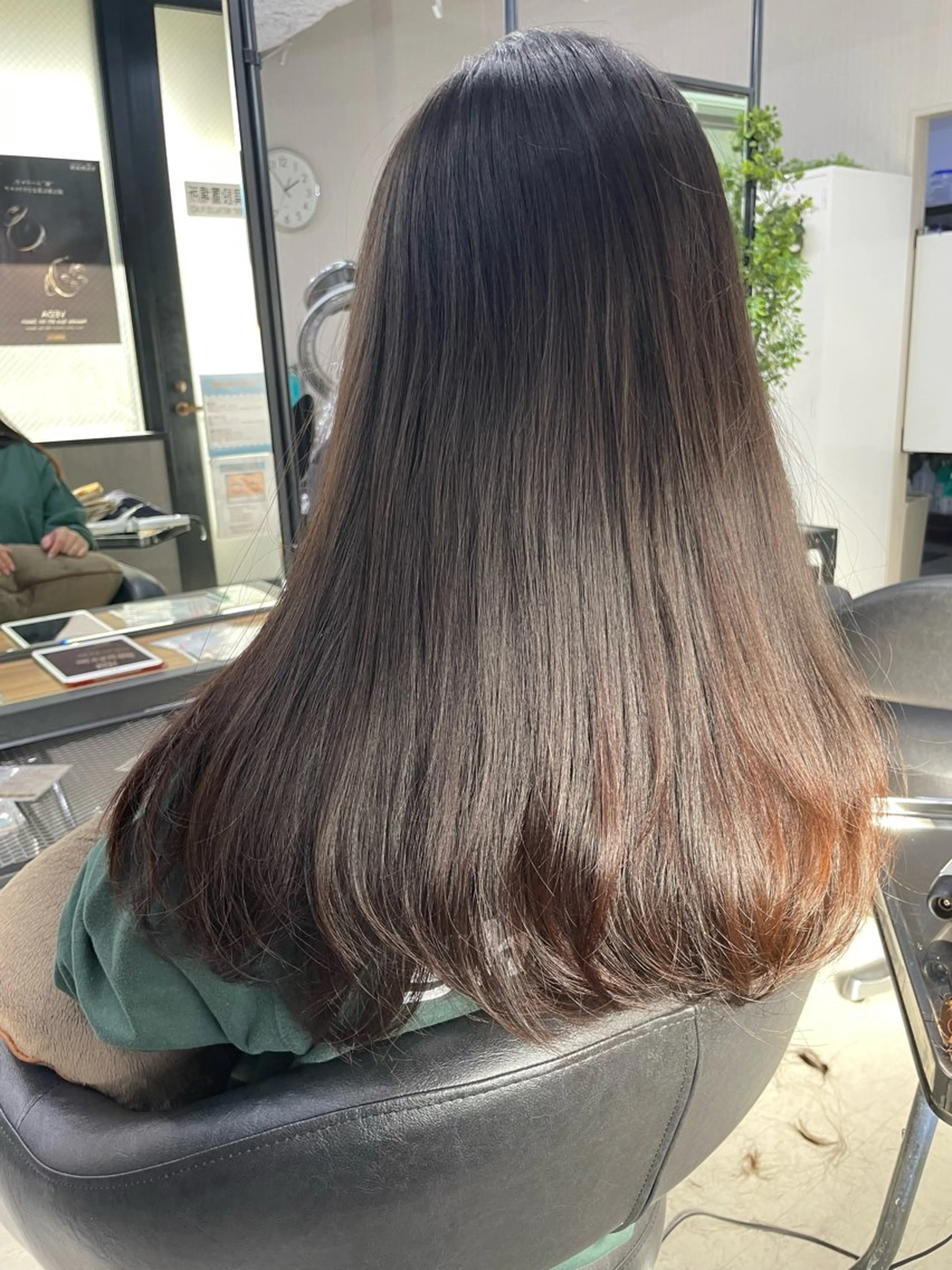 ロング 井手 伸哉のヘアスタイル