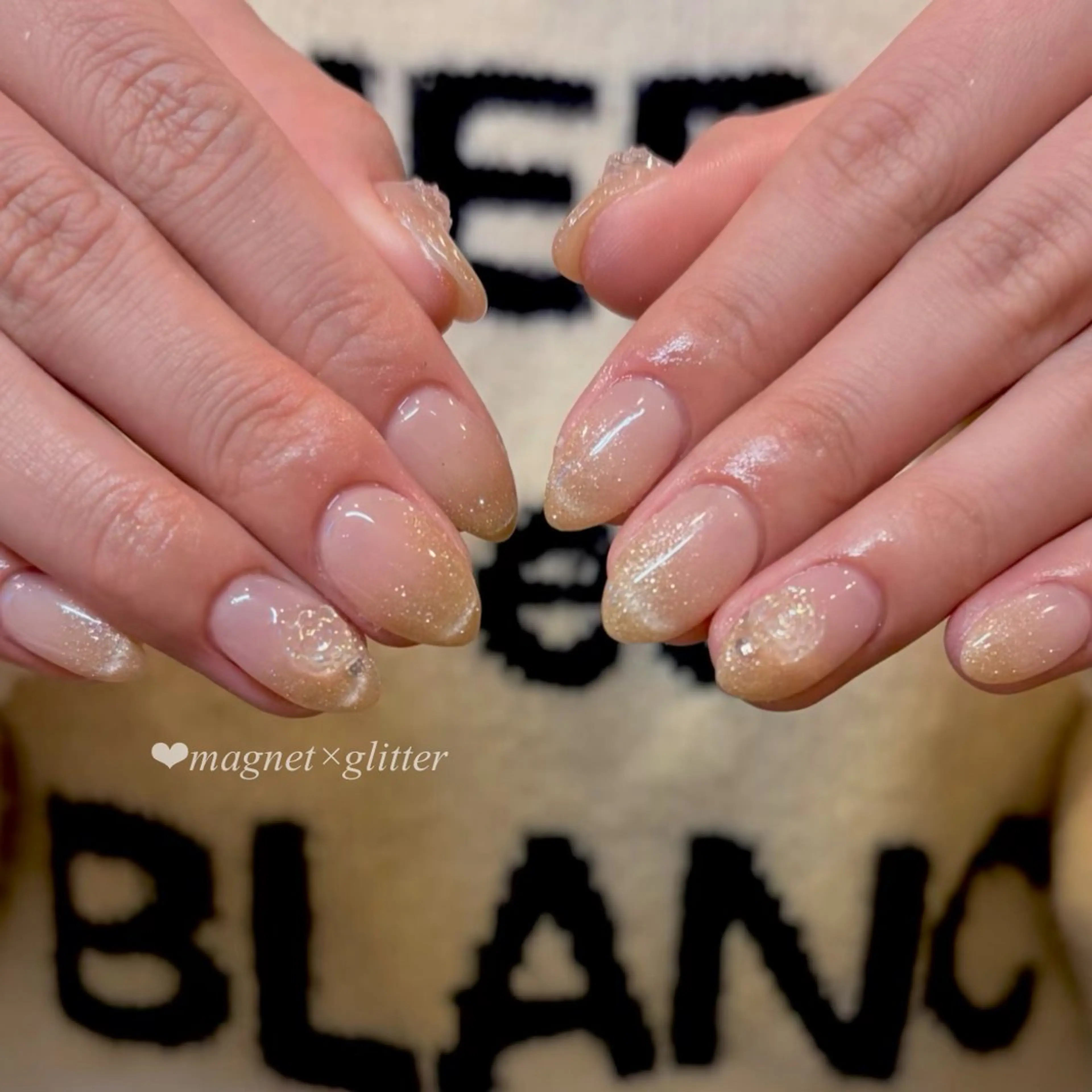 ネイル ゴールド グラデーション ラメ(グリッター) ラメグラデーション ハンドネイル agu JUNNAのネイルデザイン