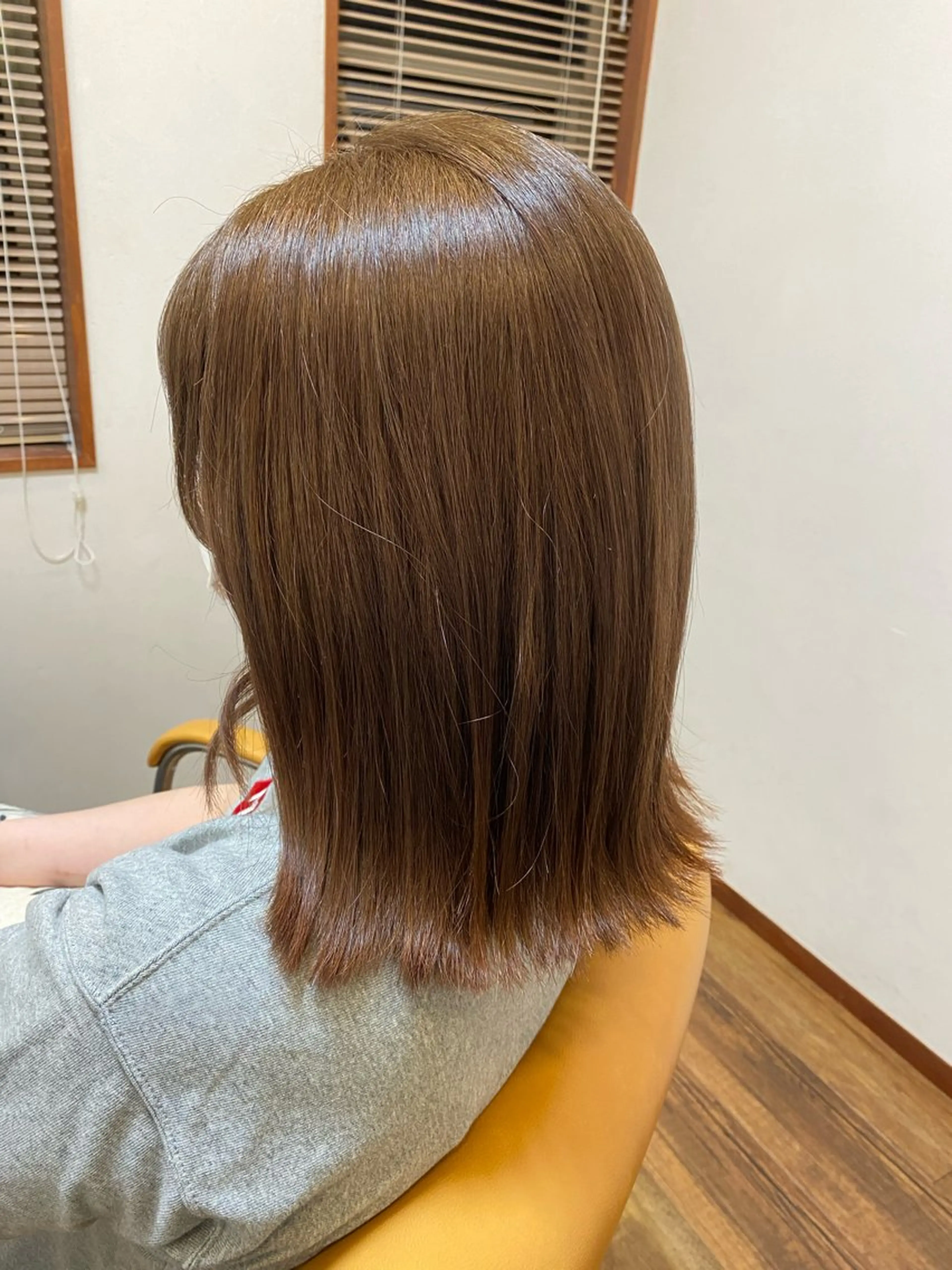 ミディアム カラー 石毛 ひかるのヘアスタイル