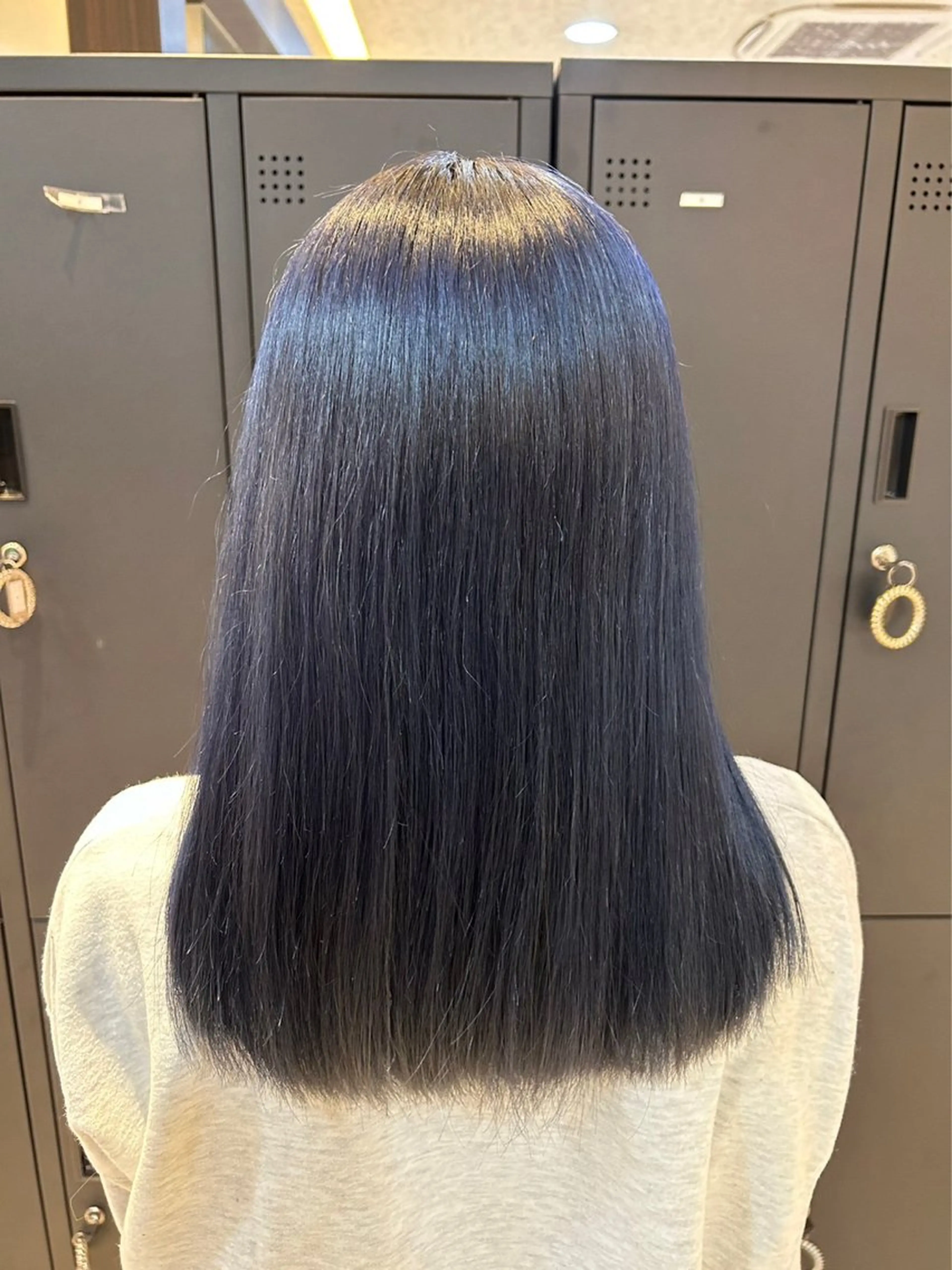 セミロング カラー 艶カラー🦋/ 髪質改善💙amiのヘアスタイル