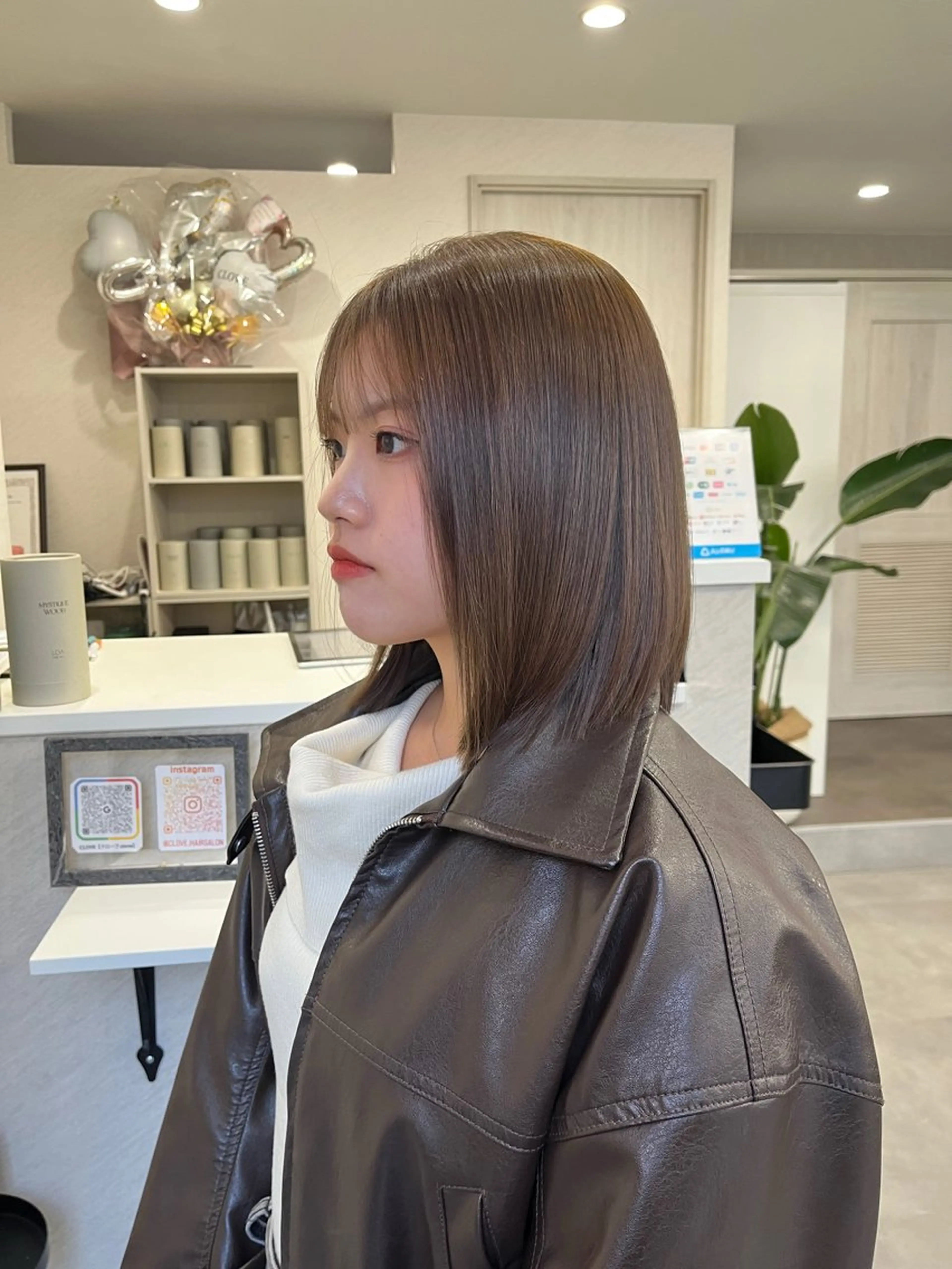 ミディアム カラー CLOVE所属・下石怜子/レイヤー/ 透明感カラーのヘアスタイル