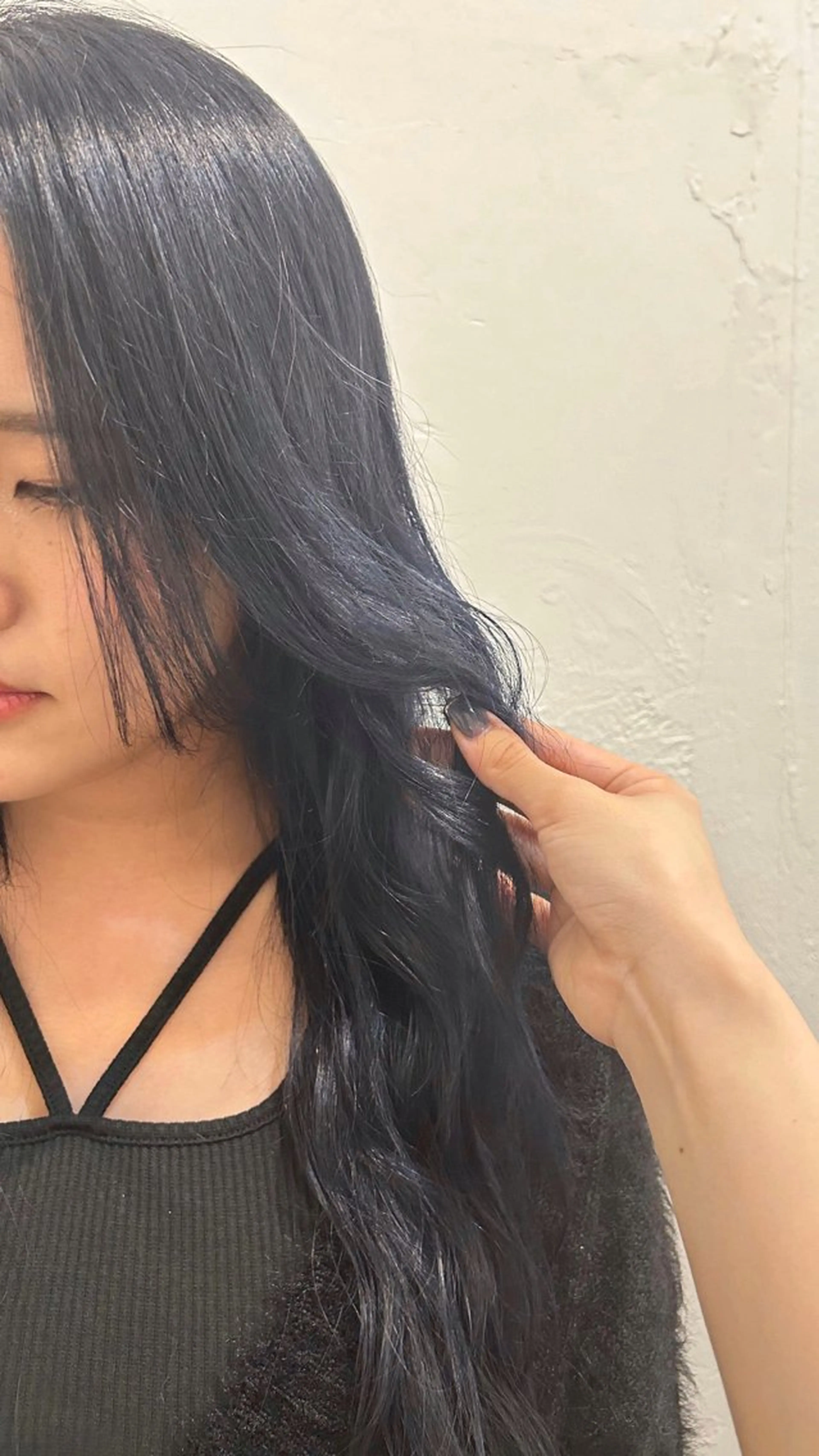 ロング カラー 黒髪 ブルーカラー ブルーブラック Hair Muse'e 大西店所属・水谷 優華のヘアスタイル