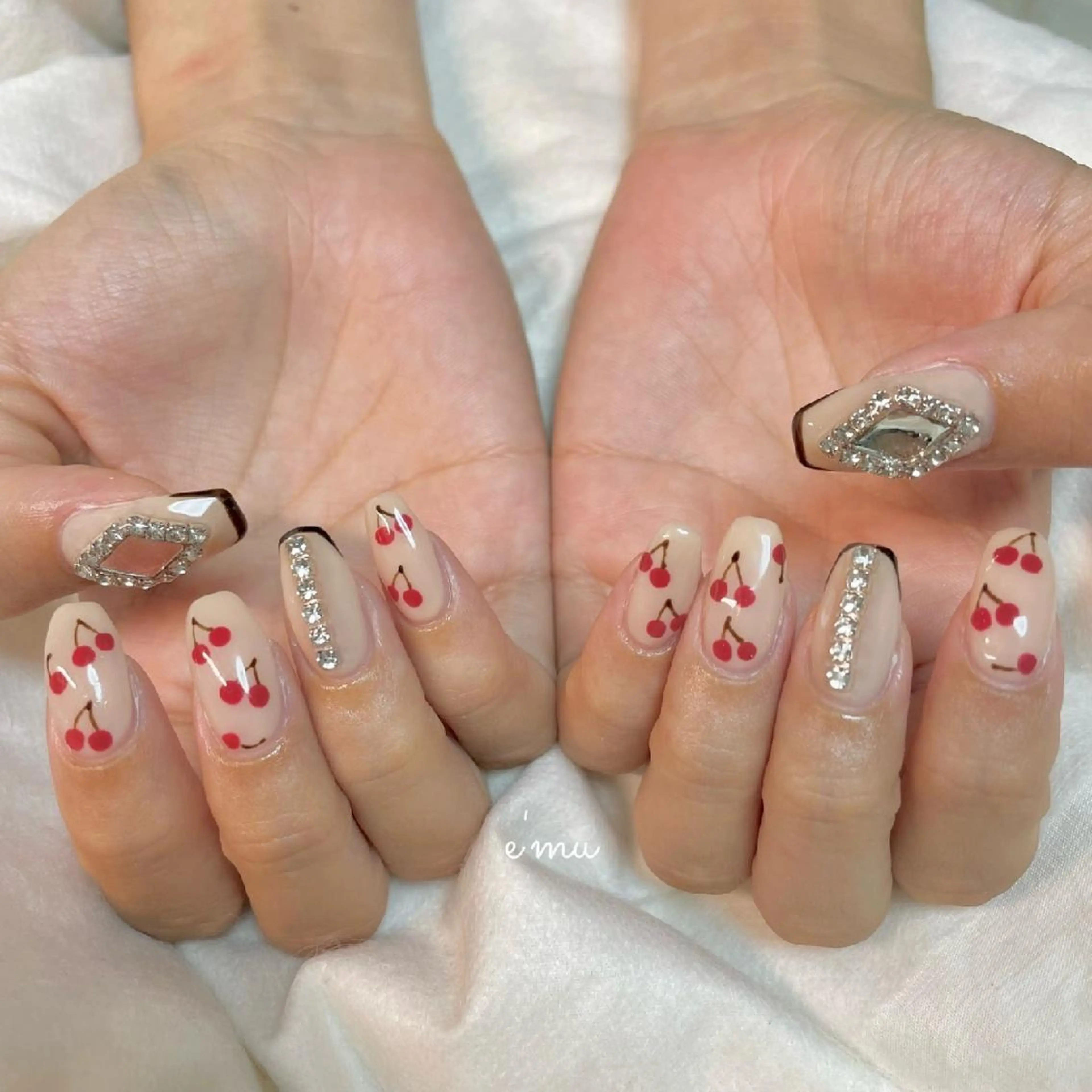 ネイル フレンチネイル 韓国ネイル nail salon e'mu💐のネイルデザイン