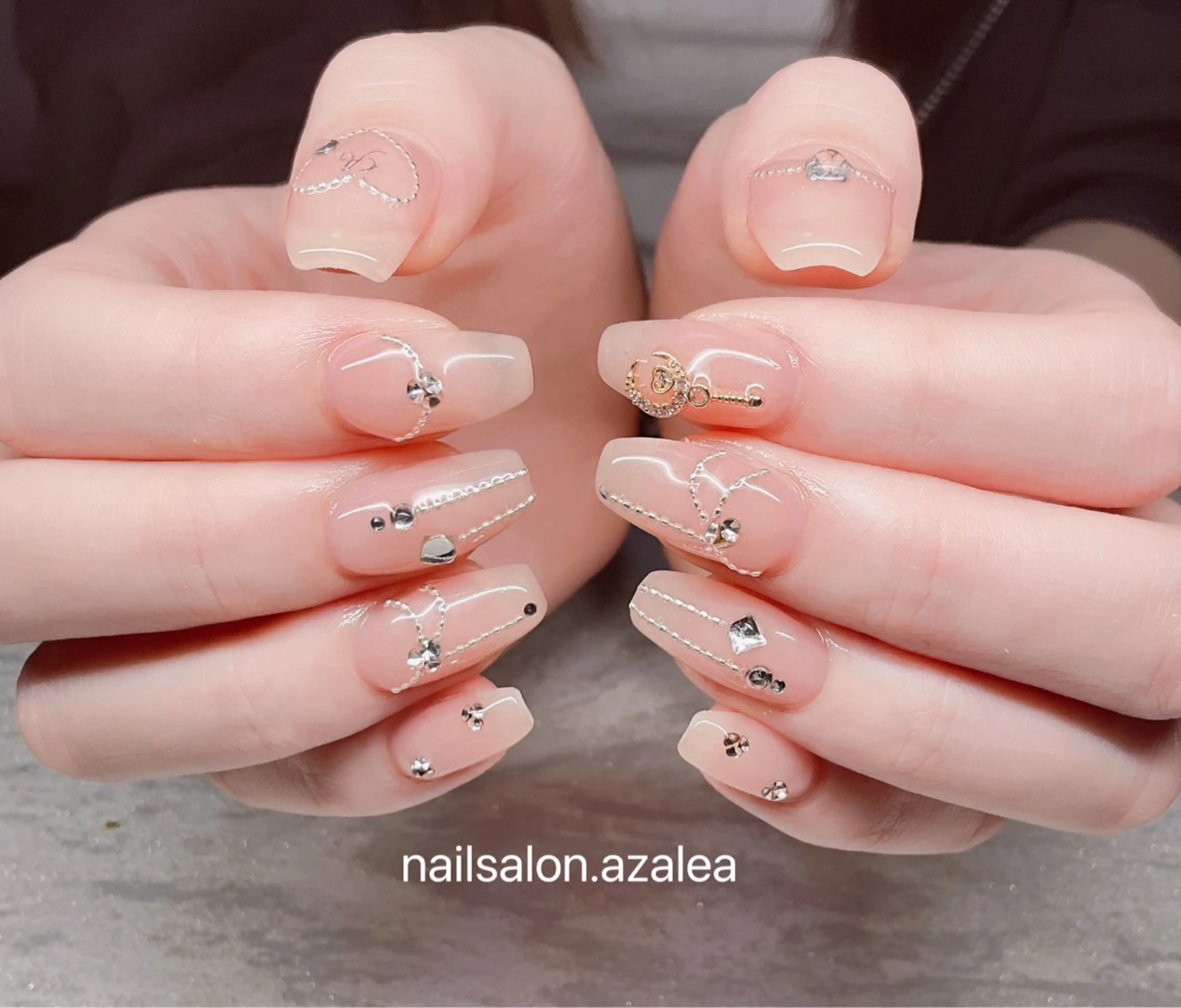 ネイル ハンドネイル R inのネイルデザイン