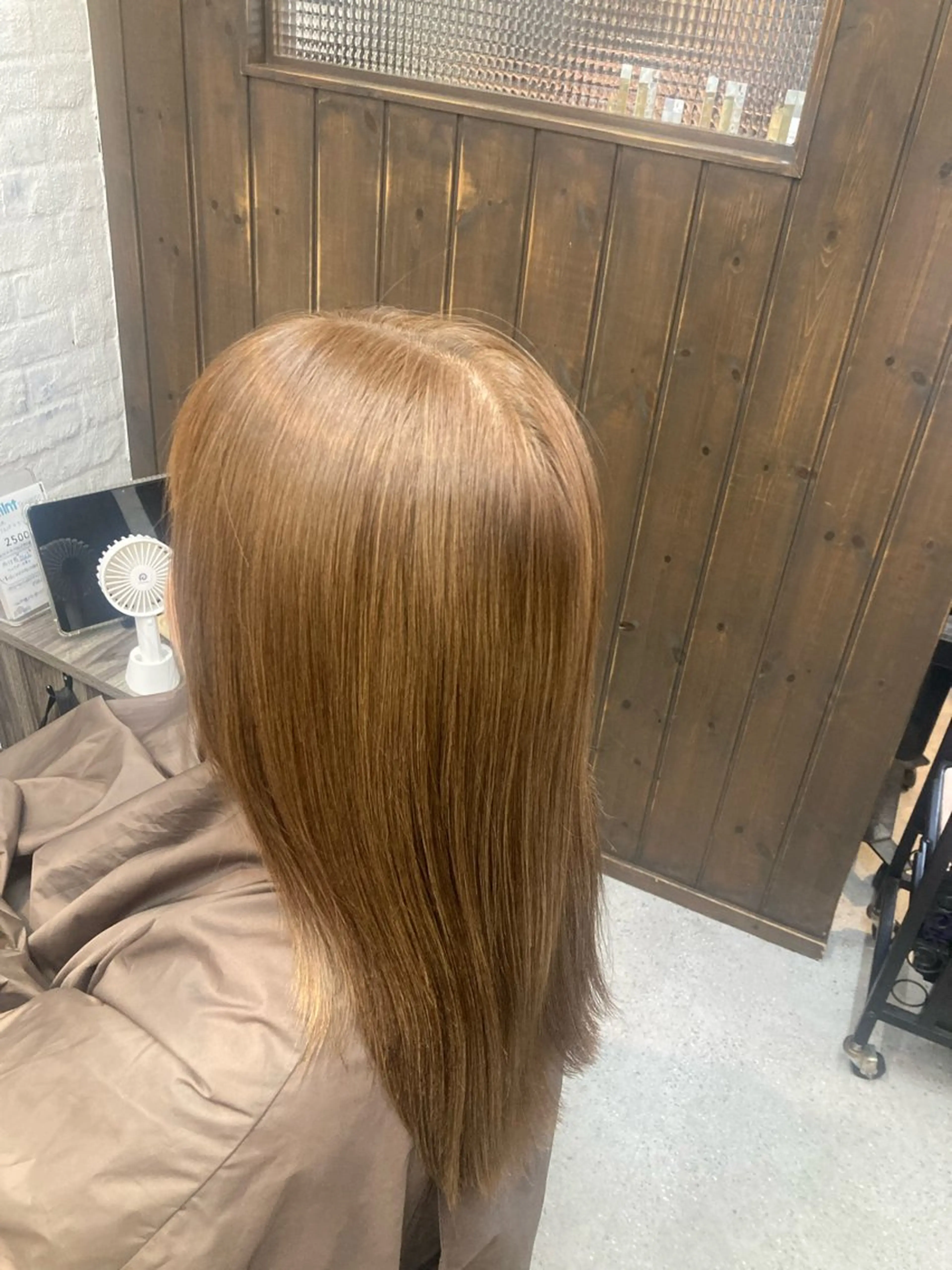 カラー ベージュカラー ブリーチ ブリーチなしカラー 加茂野 緑のヘアスタイル