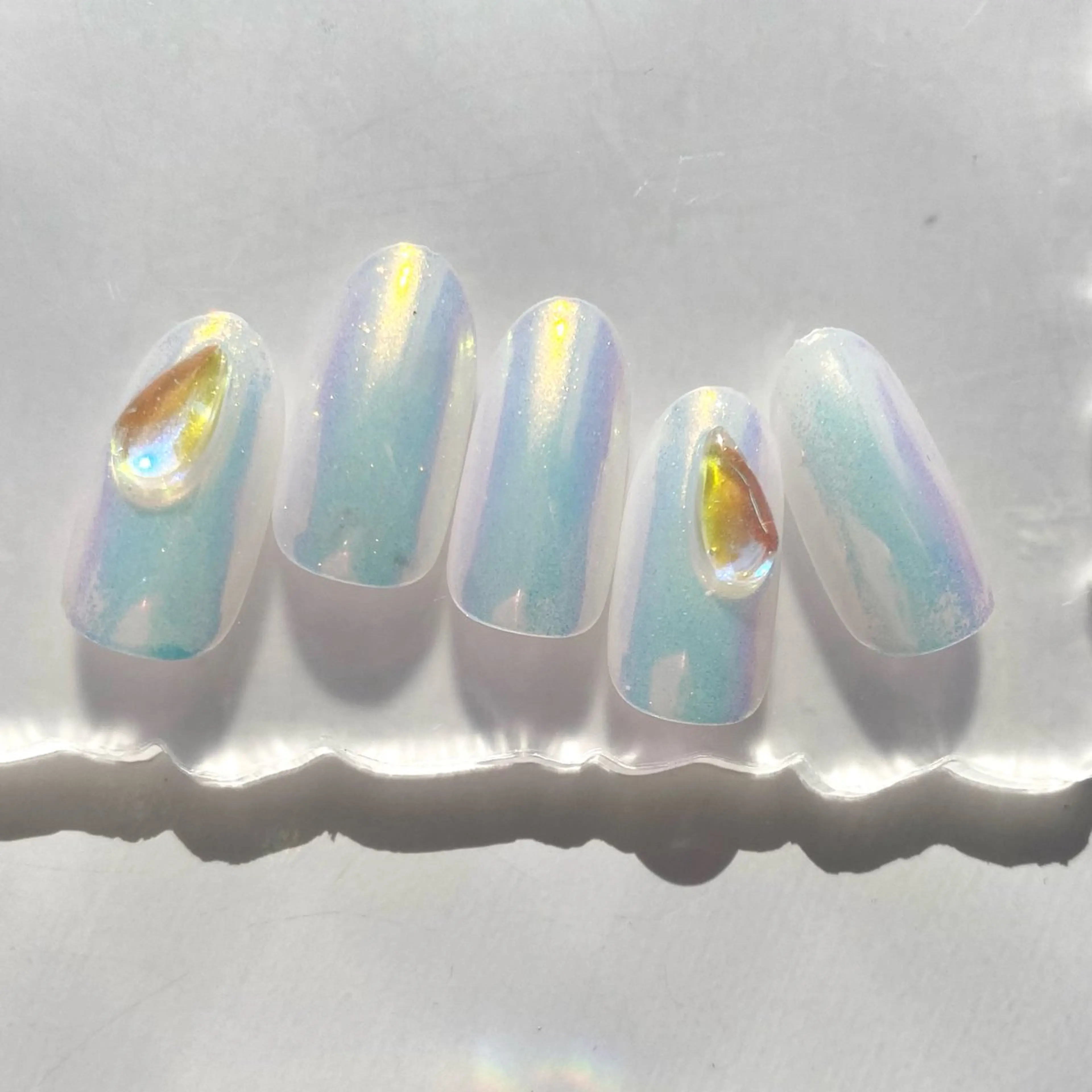 ネイル オーロラネイル ハンドネイル Aoi💅🏻 表参道のネイルデザイン