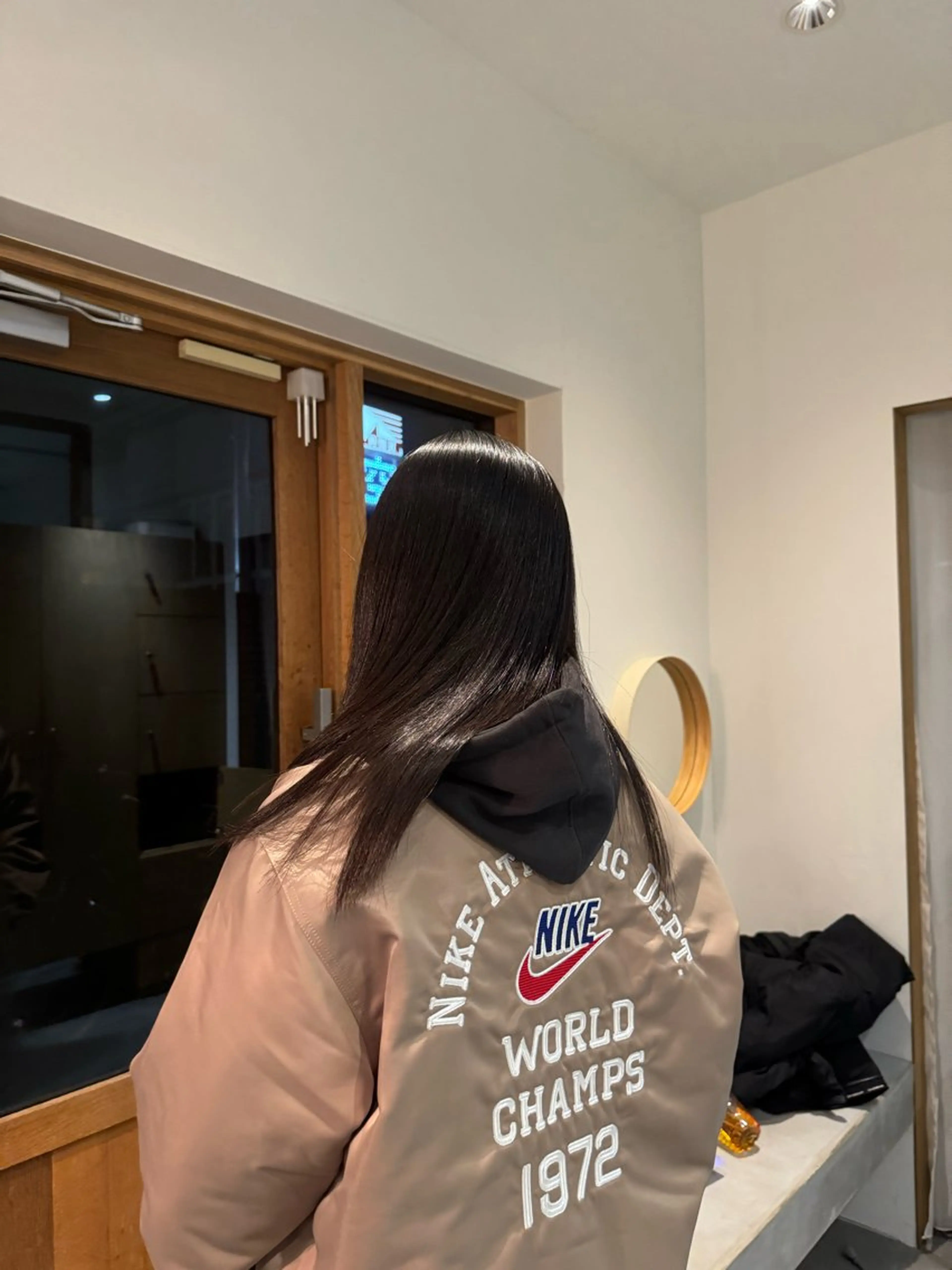 ロング 縮毛矯正 hina 🛋️ブリーチカラーのヘアスタイル