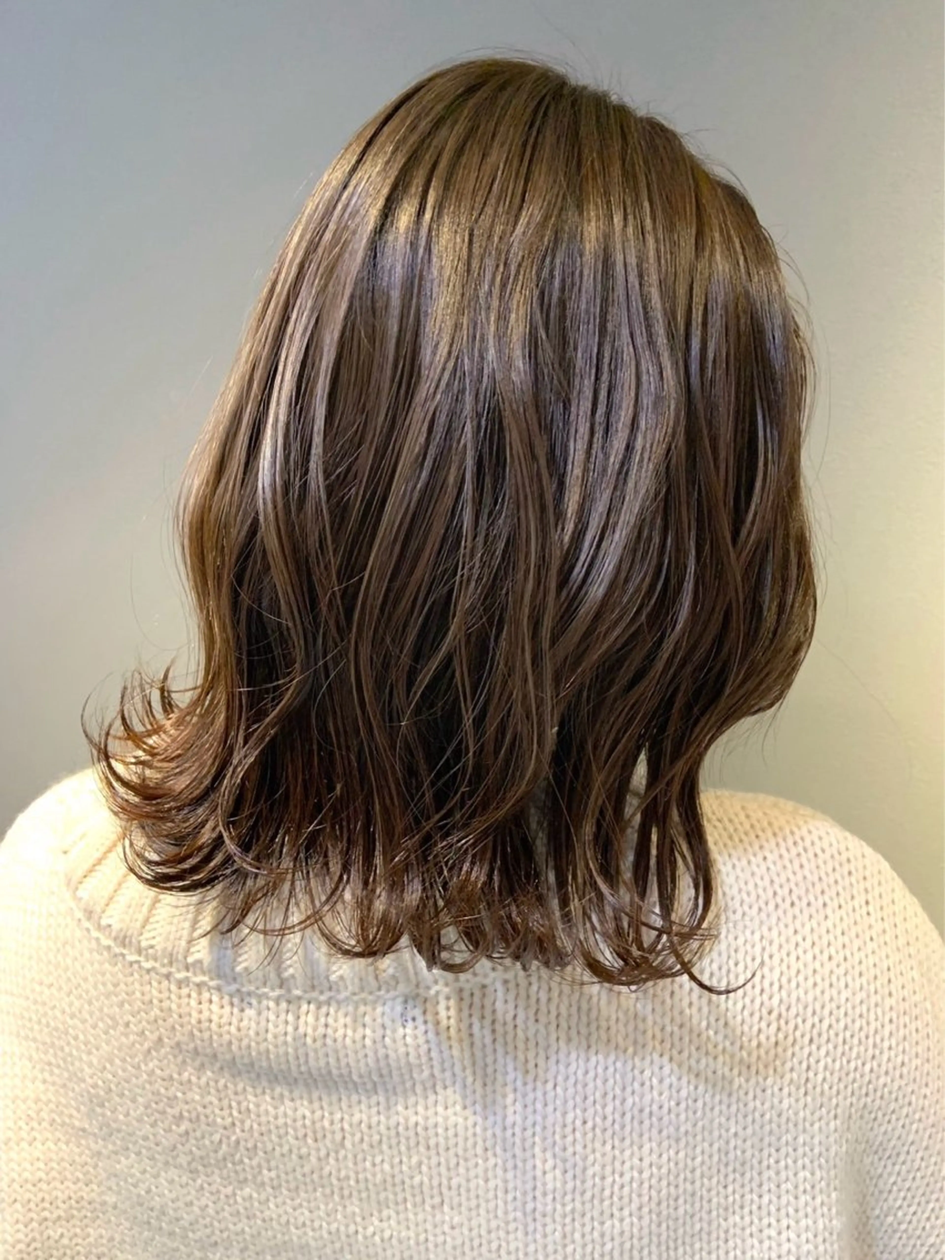 ミディアム カラー 樋口 美咲のヘアスタイル