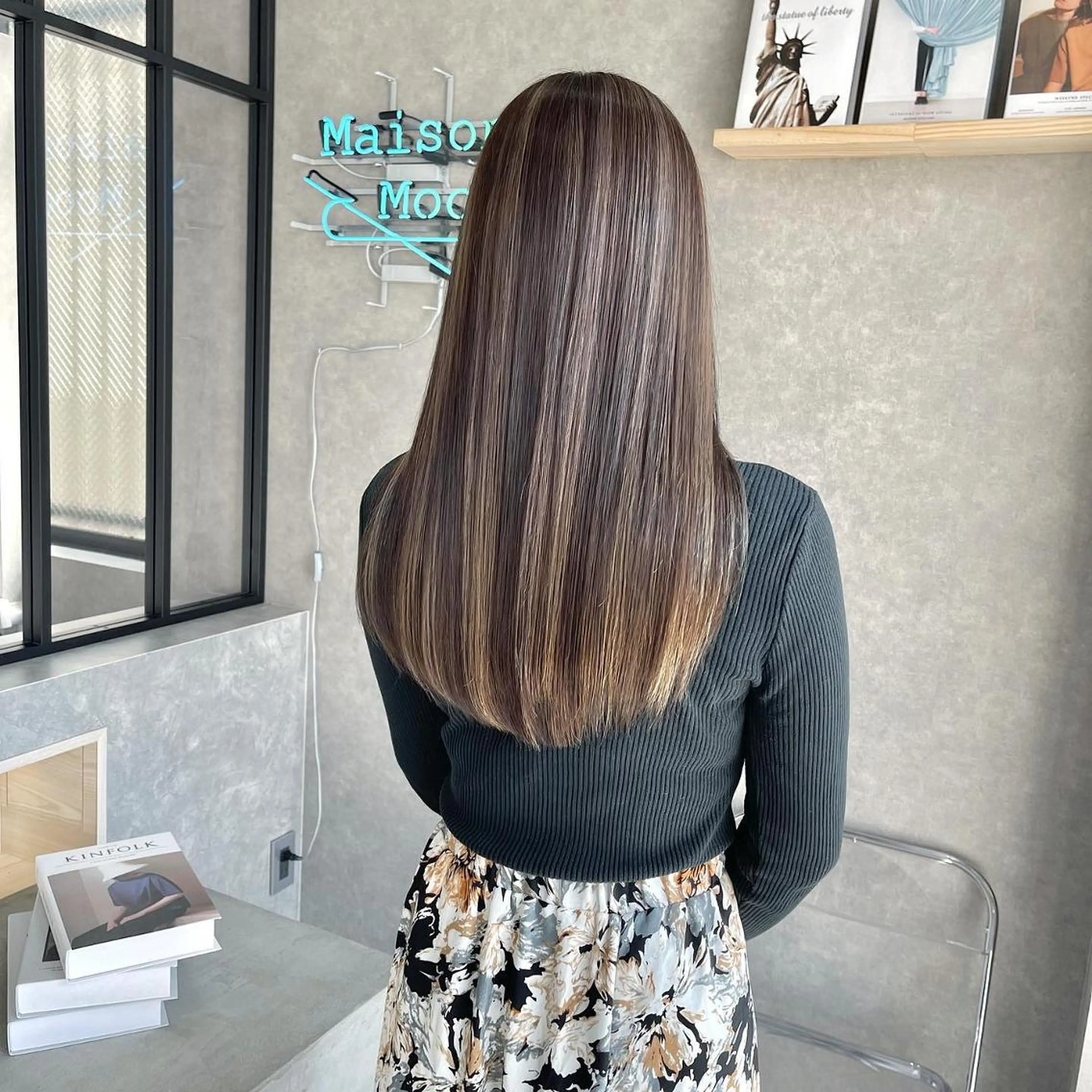 ミディアム ハイライト mood tatemachiのヘアスタイル