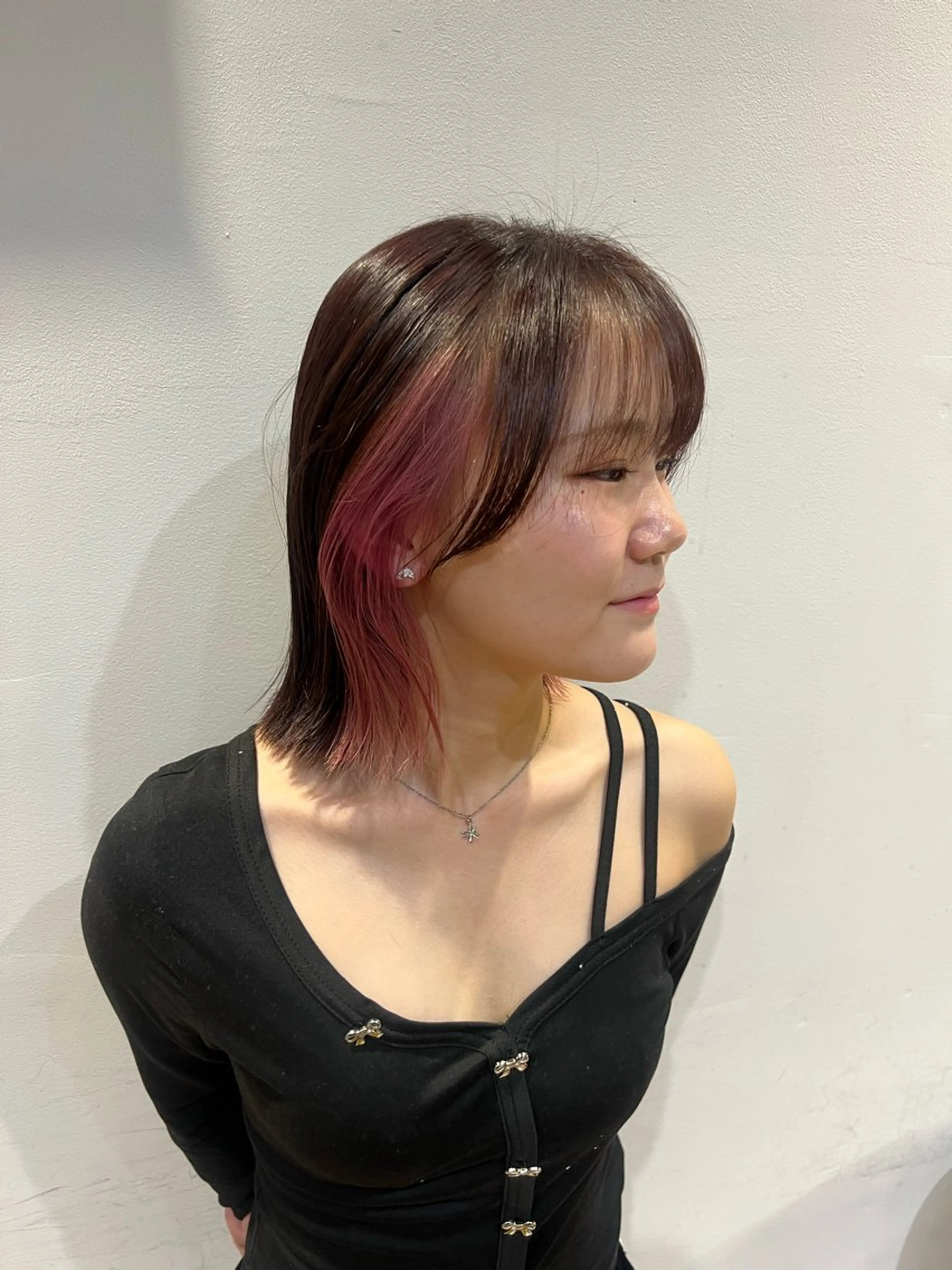 ミディアム カラー 三宅 凜佳のヘアスタイル