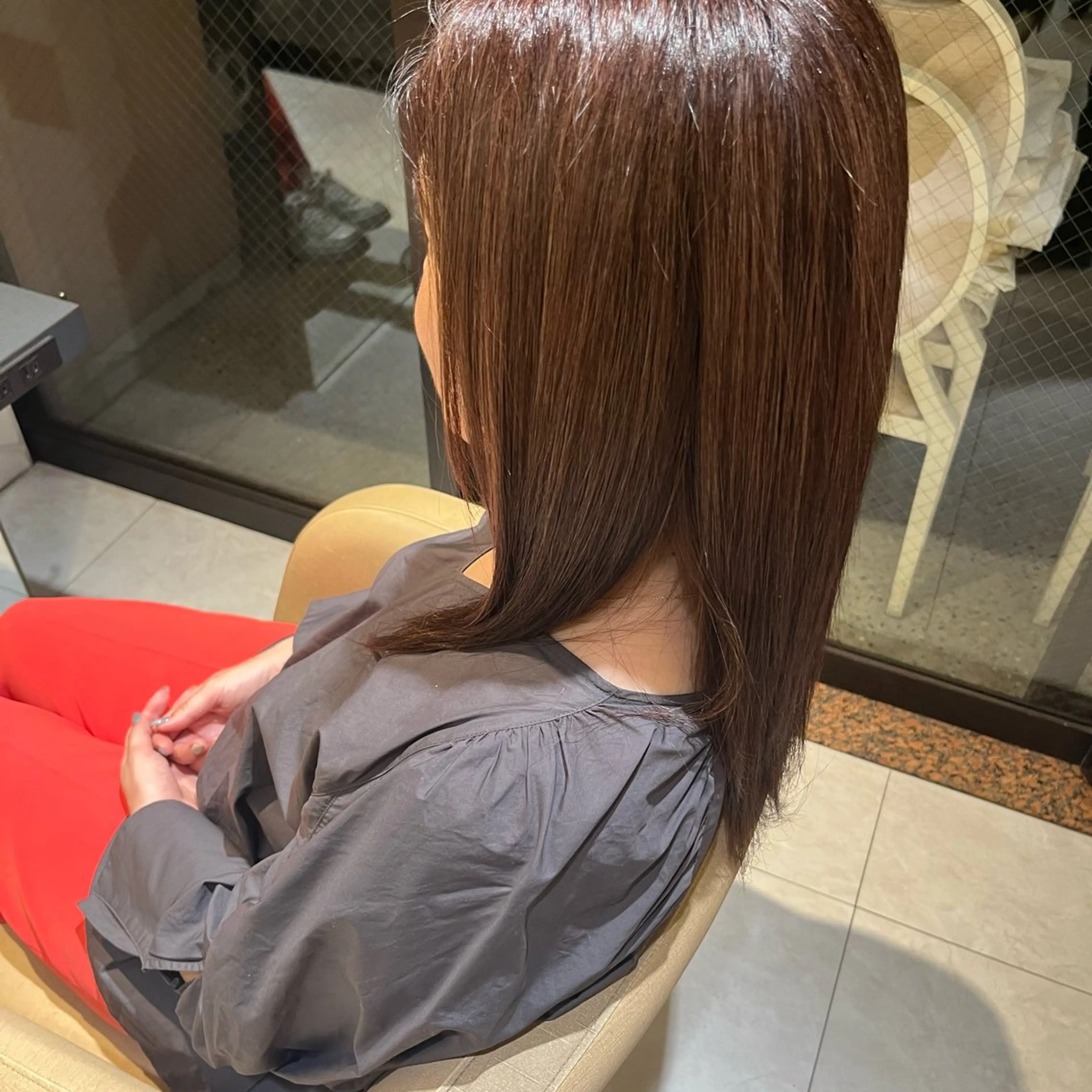 セミロング 新宅 藍のヘアスタイル