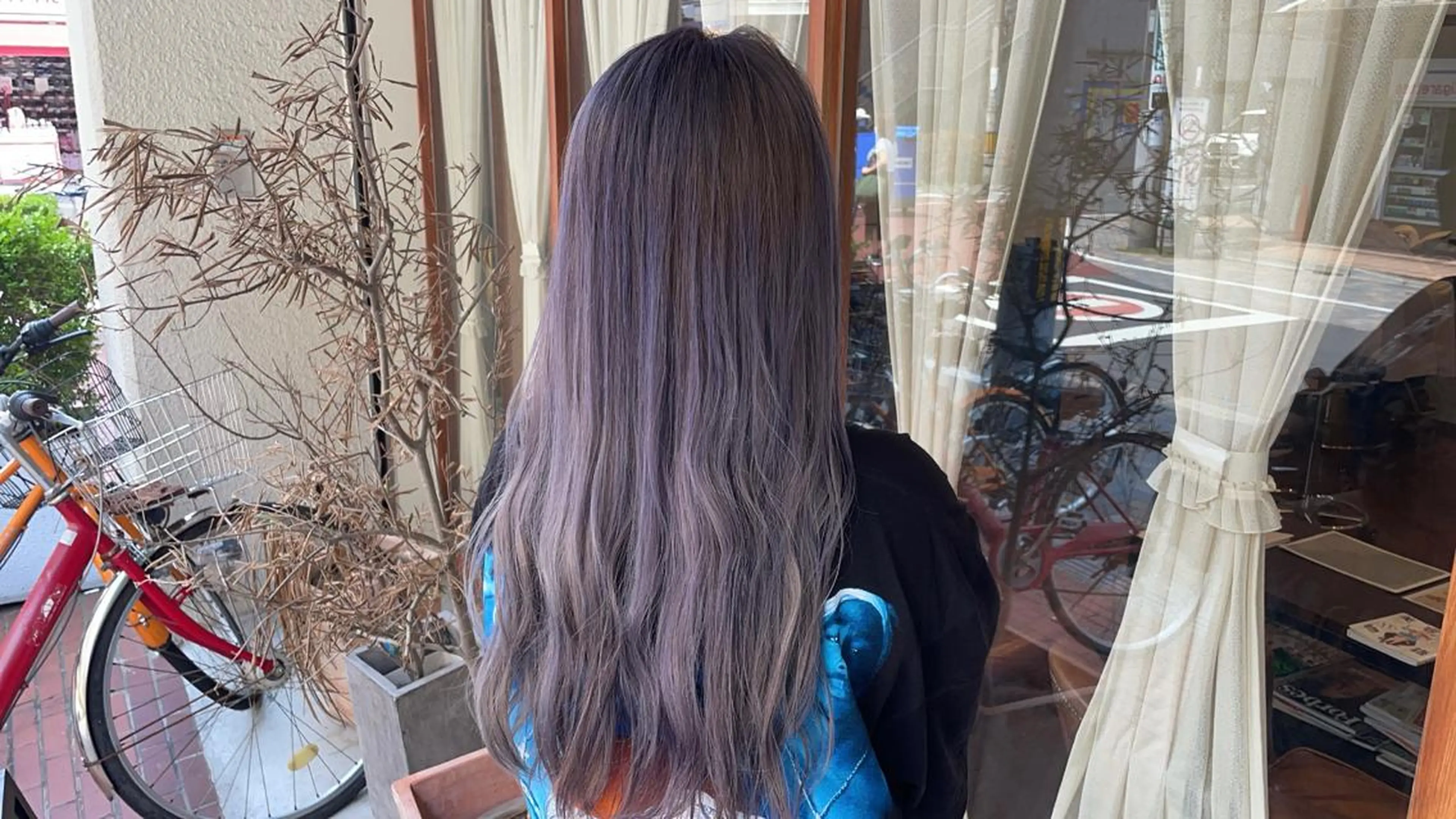 ロング カラー カット ヘアカラー みねぎし ふうかのヘアスタイル