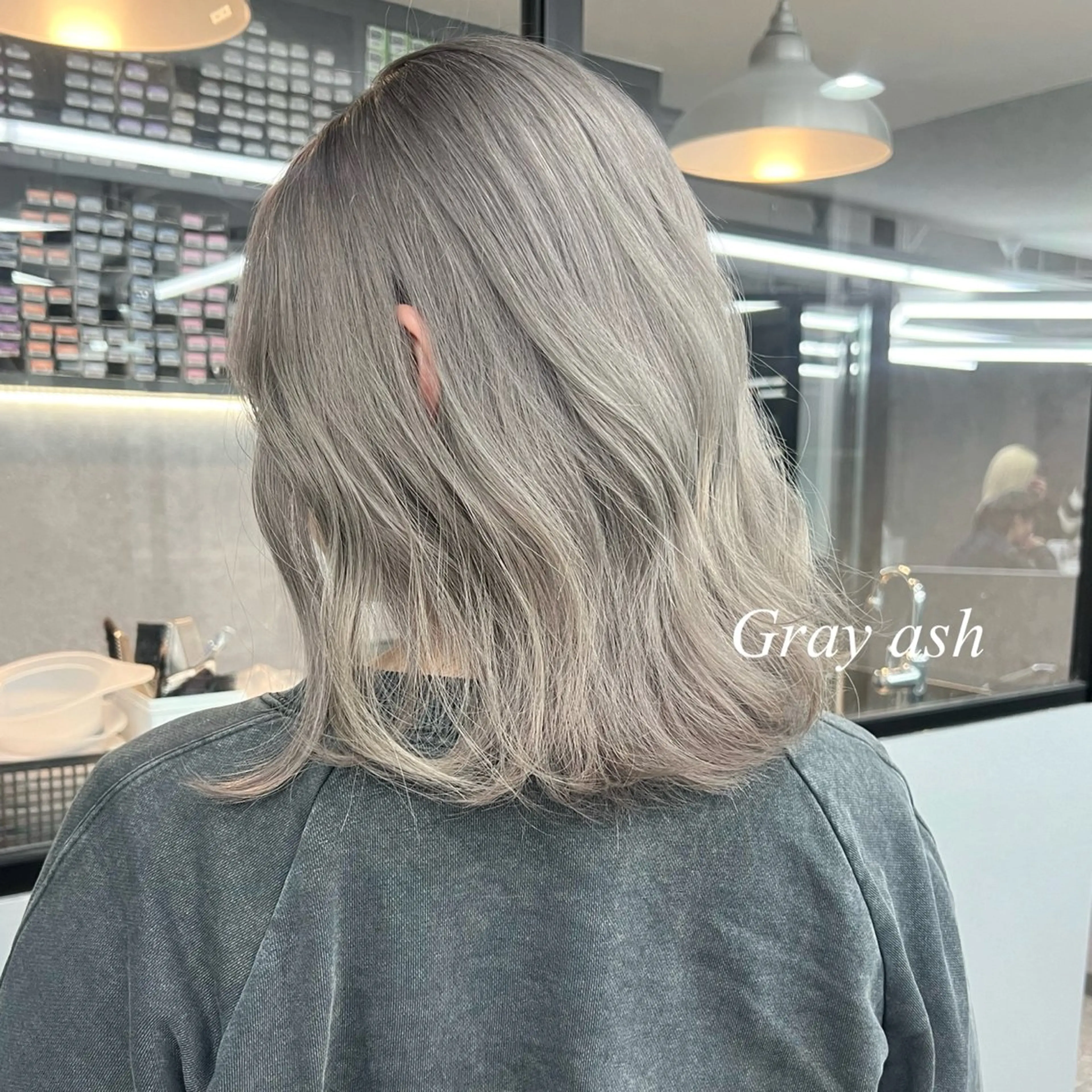 ミディアム カラー シールエクステ ハイトーンカラー エクステ ヘアカラー トリートメント シールエクステ特化 ハイトーン、NANAのヘアスタイル