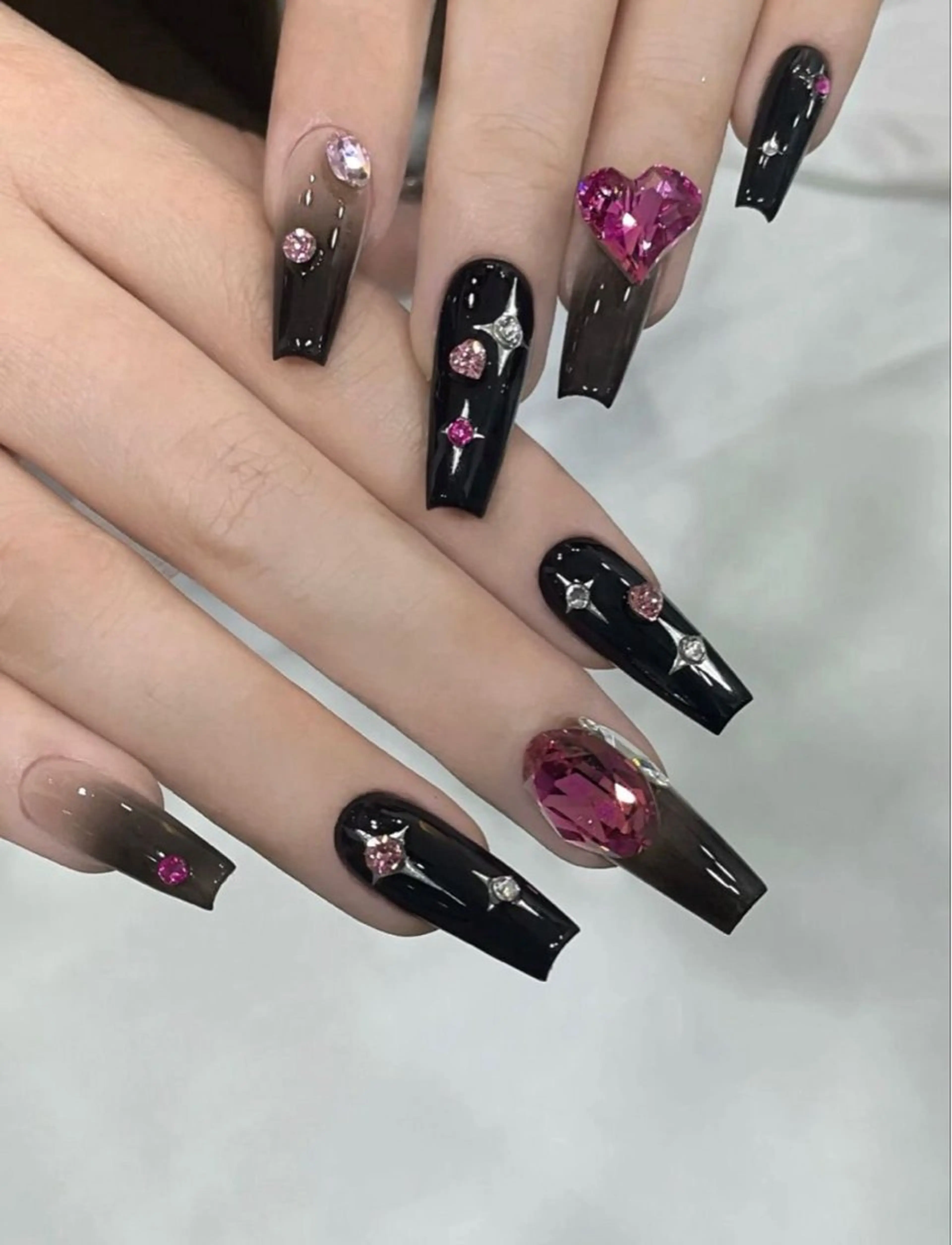 Queen Nail 柏店　クイーンネイルのネイルデザイン