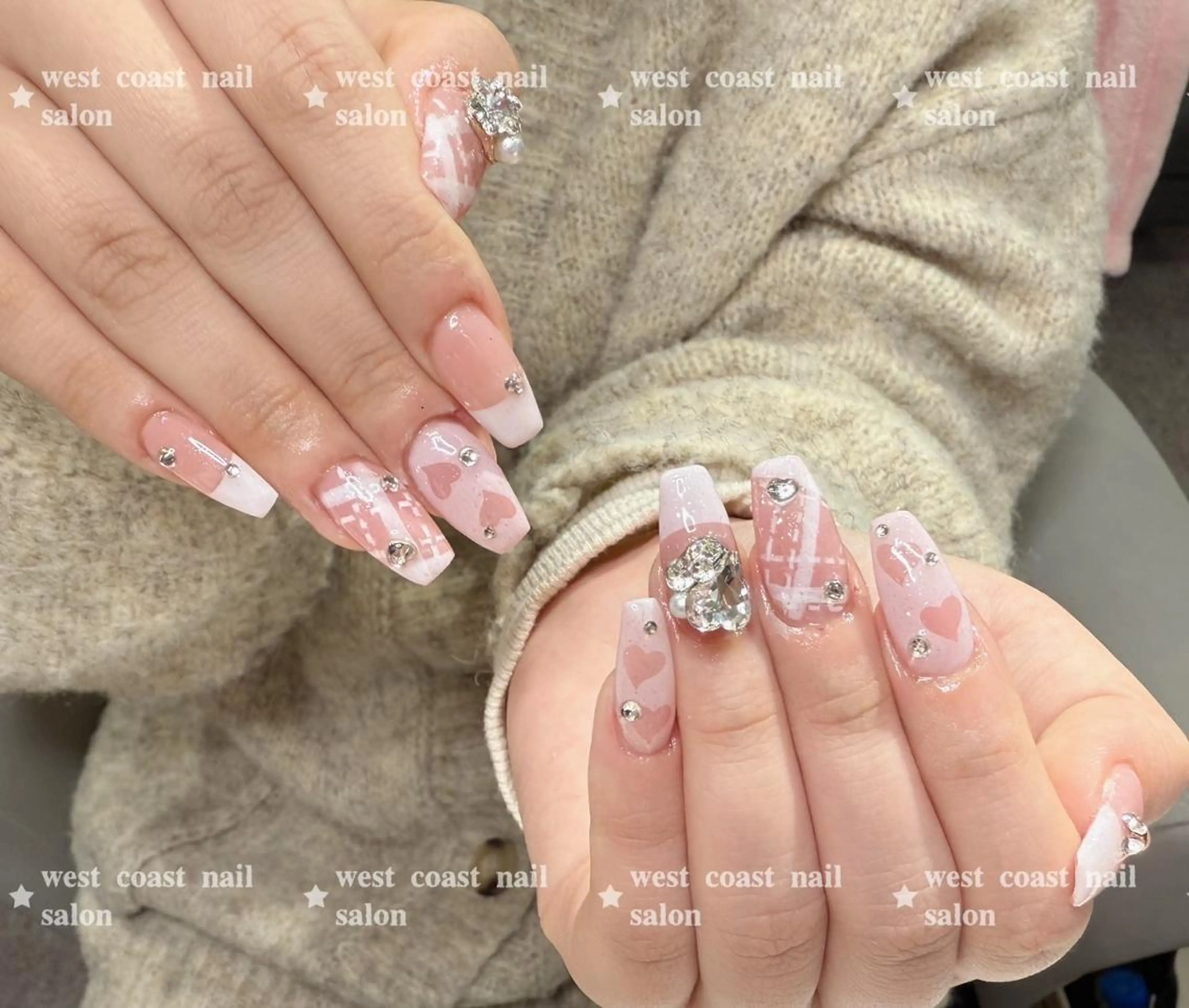 ネイル ニュアンスネイル オフィスネイル ツイードネイル 冬ネイル クリスマス リボン、ガーリー パーツ放題専門店のネイルデザイン