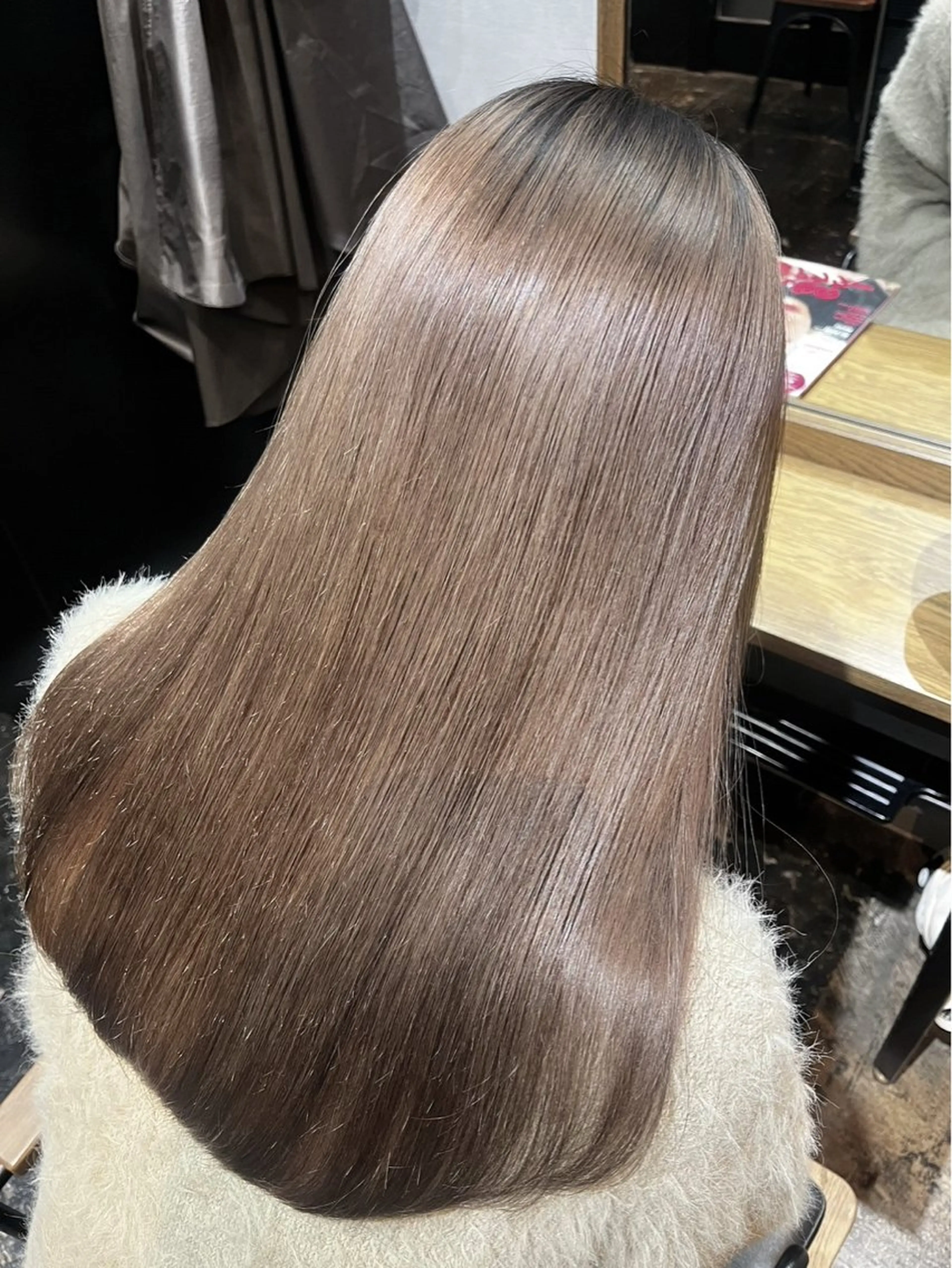 ロング カラー ブリーチ ケアブリーチ イヤリングカラー ハイライトカラー ハイトーンカラー カット ヘアカラー トリートメント ハイトーン/韓国風/ 艶髪/吉祥寺のヘアスタイル