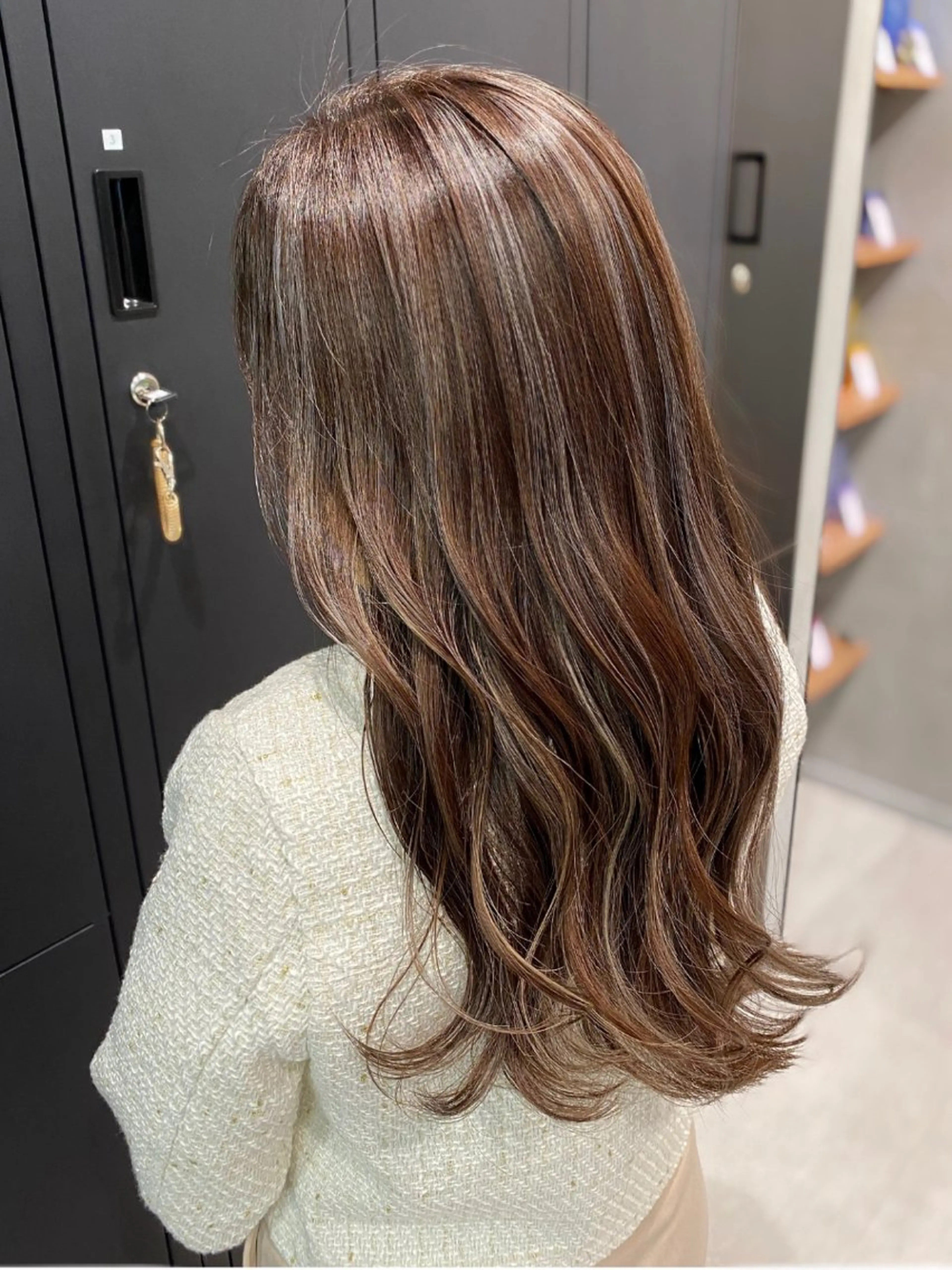 セミロング カラー バレイヤージュ ケアカラー 透明感カラー グレージュ ハイライトカラー カット ヘアカラー トリートメント 銀座/ハイライト特化 🌿ブリーチ/片山のヘアスタイル