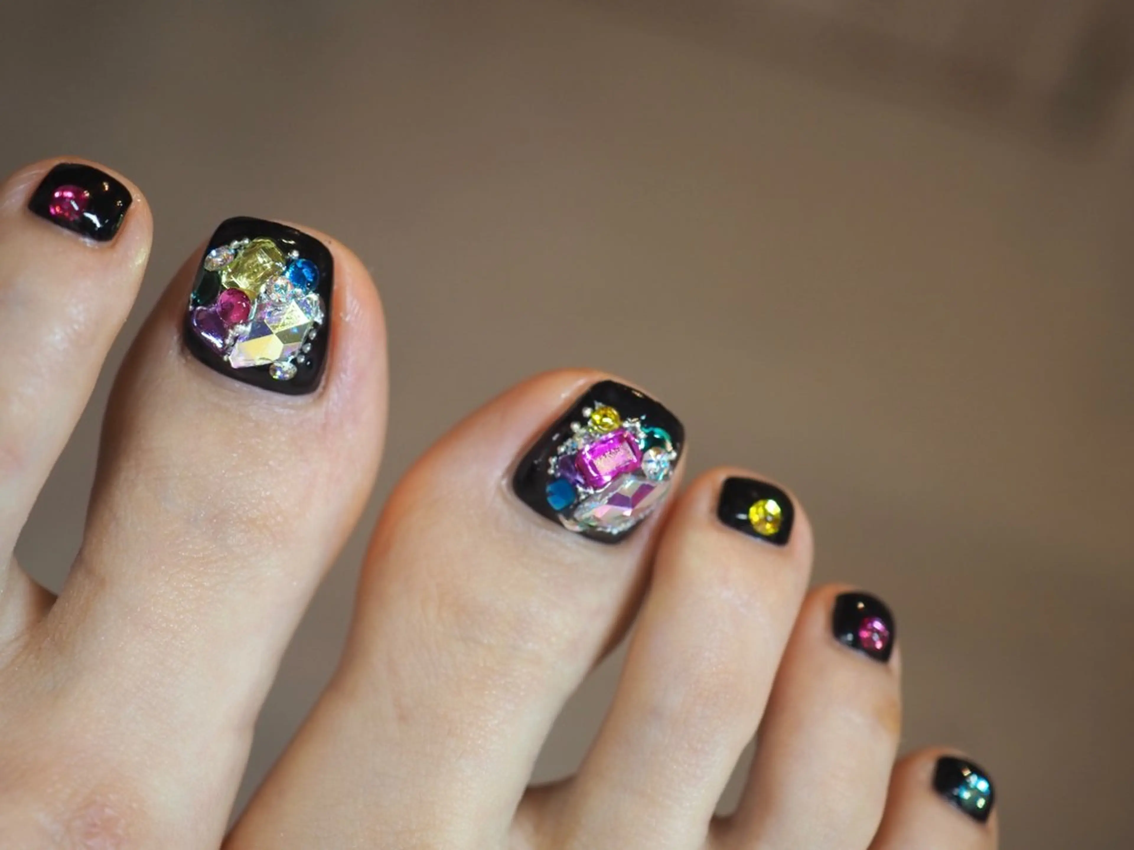 ネイル フットネイル キラキラネイル NAIL'S MODAのネイルデザイン