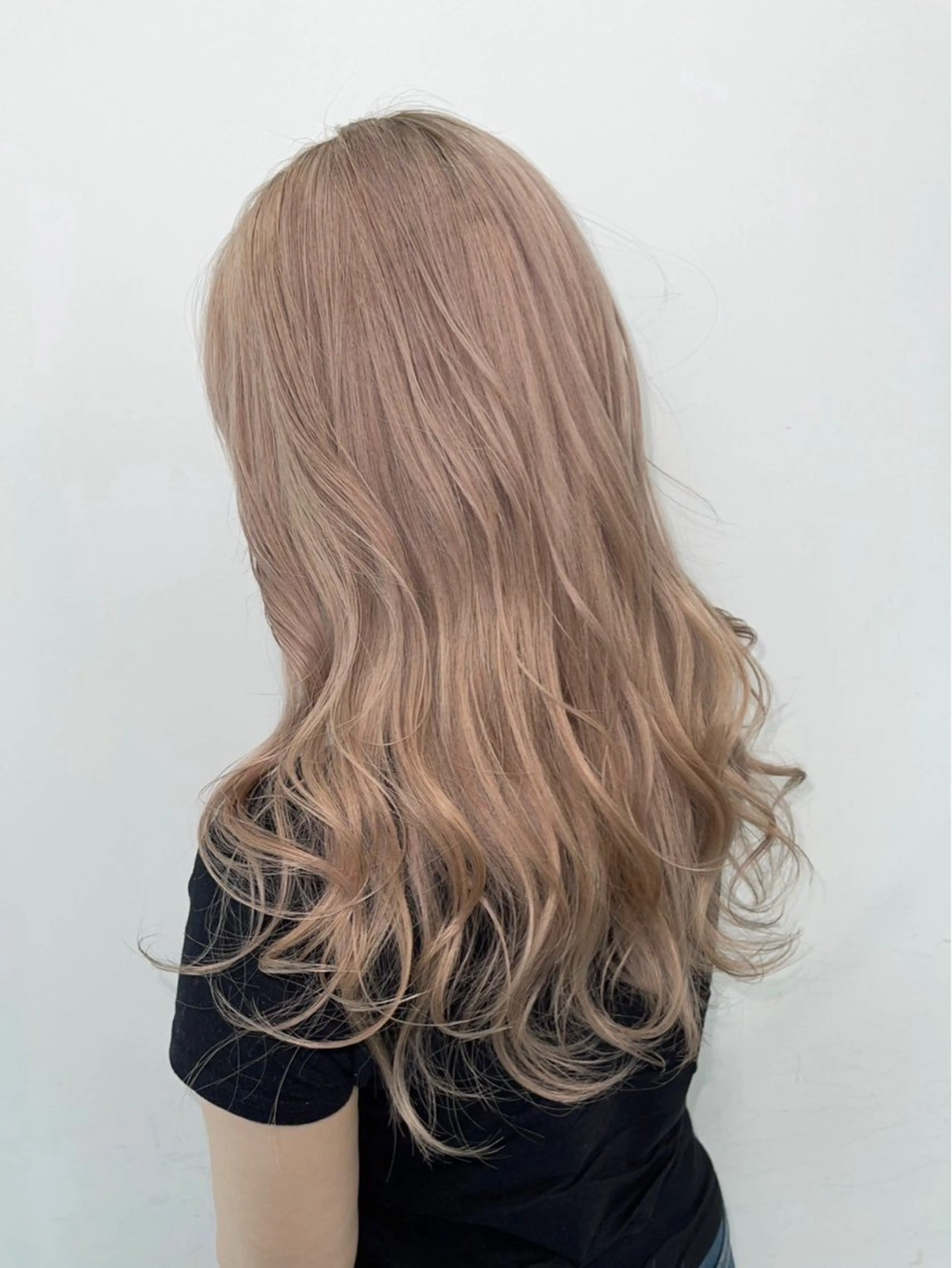 ロング カラー ✩.*Aise⟡.· 艶カラー🐈‍⬛🩶のヘアスタイル