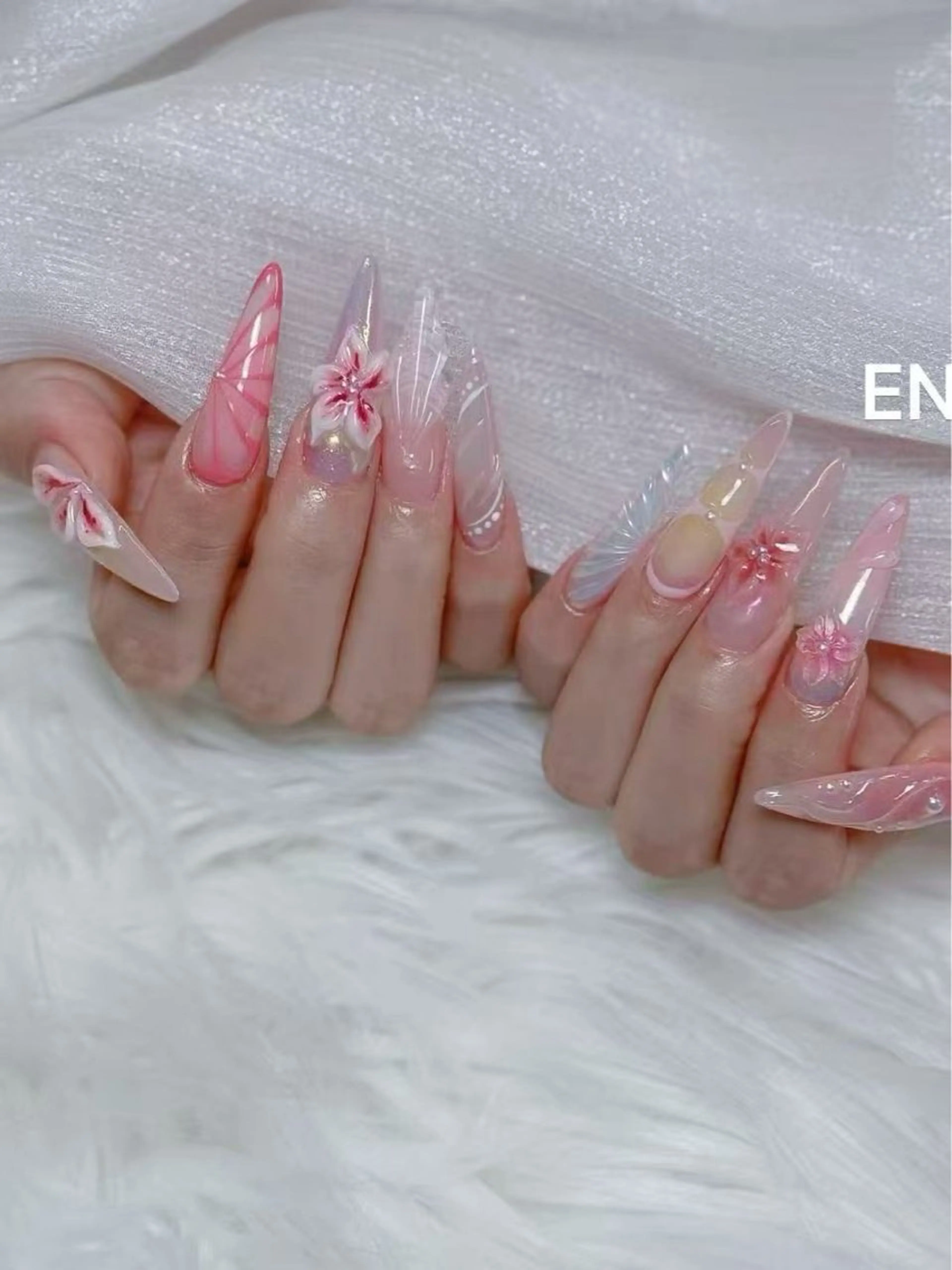 ネイル ENSalon 愛佳のネイルデザイン