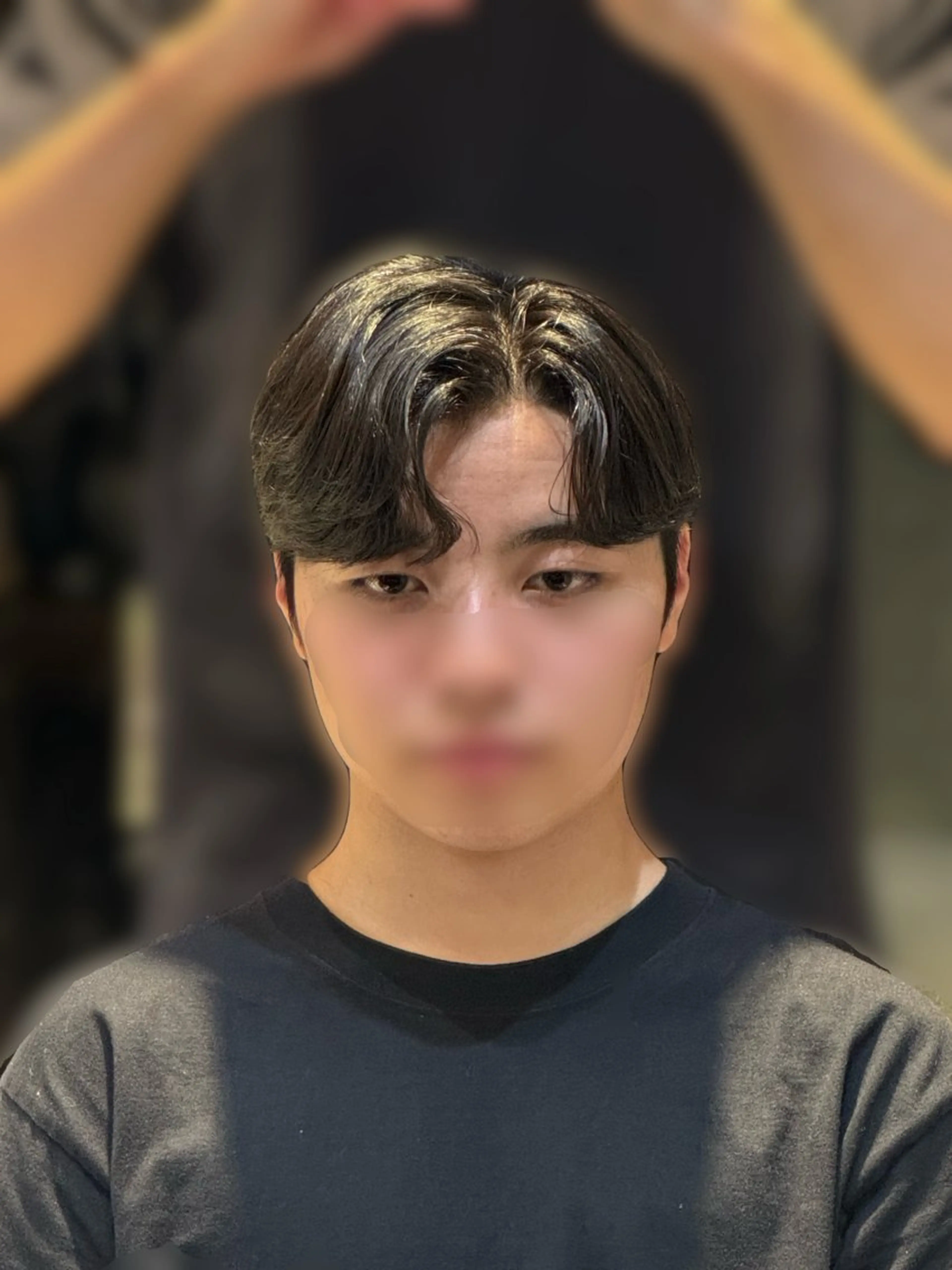 ショート パーマ メンズ センターパート コンマヘア ダウンパーマ カルマパーマ メンズ韓国風 YUKI🇰🇷 カルマ／ダウンパーマのヘアスタイル